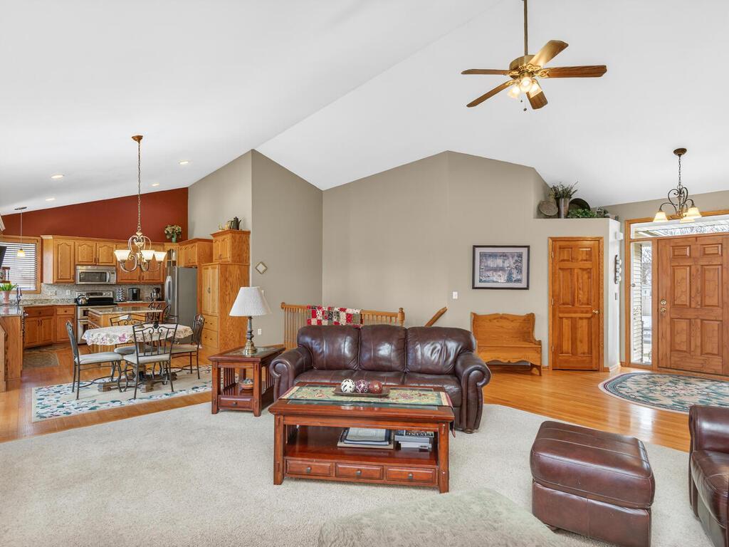 1736 Pond Lane