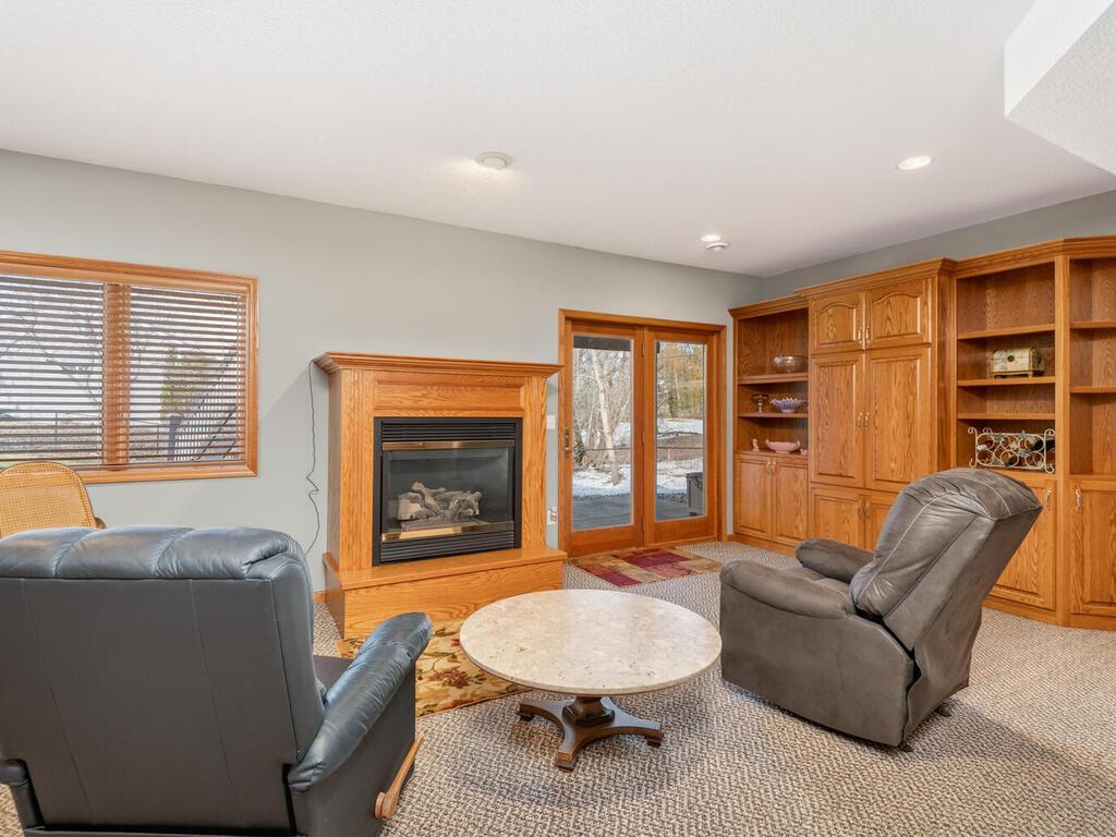 1736 Pond Lane