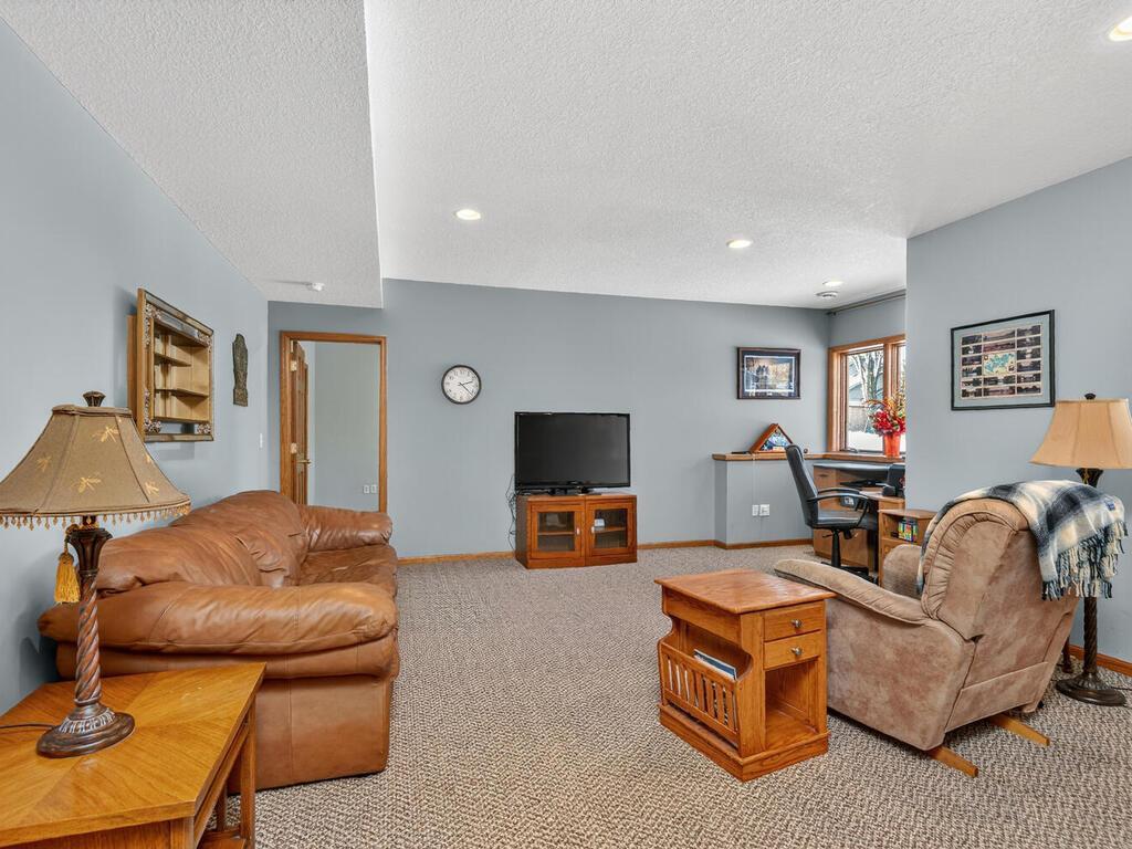 1736 Pond Lane