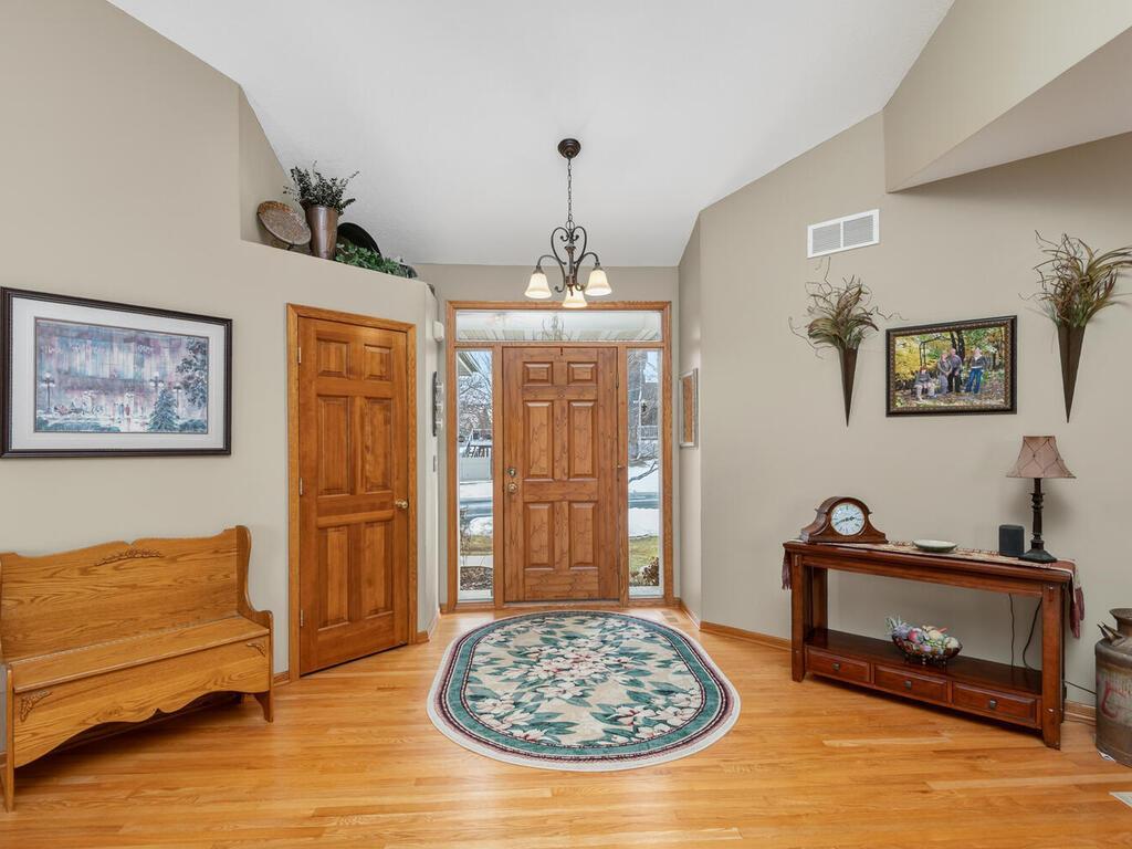 1736 Pond Lane