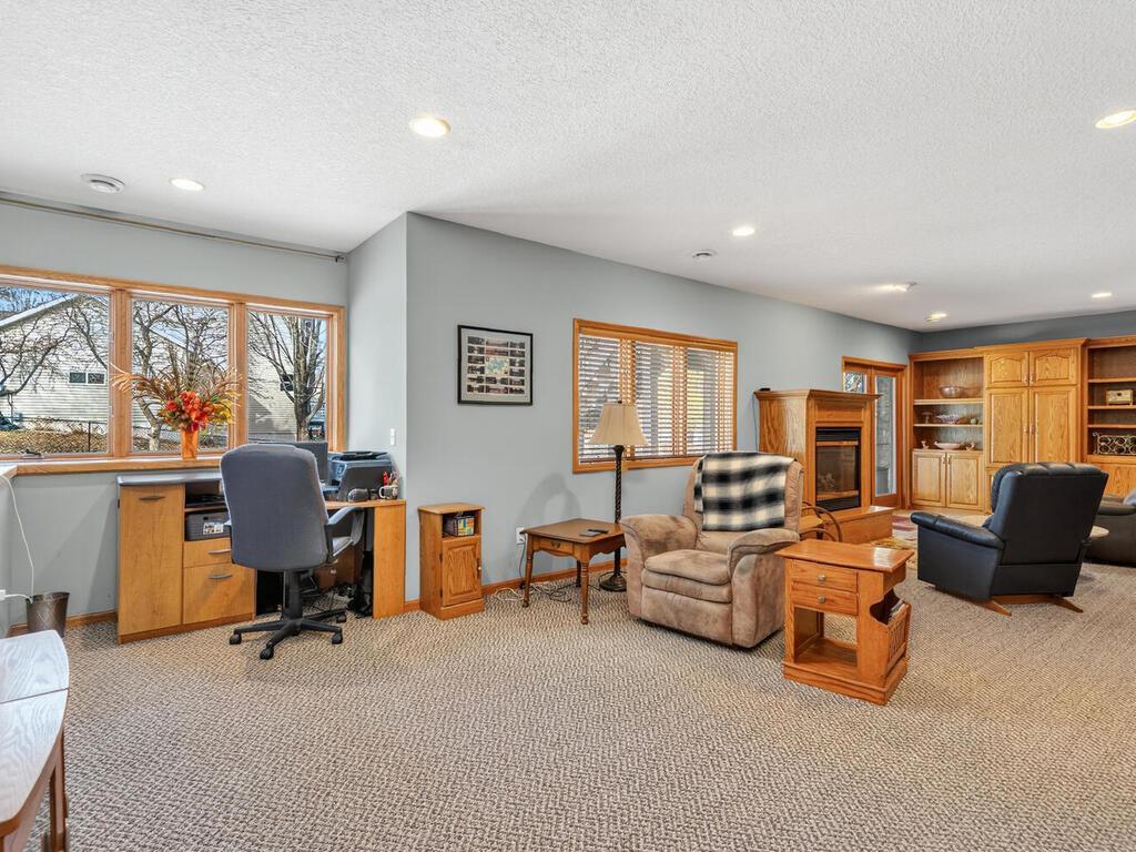 1736 Pond Lane