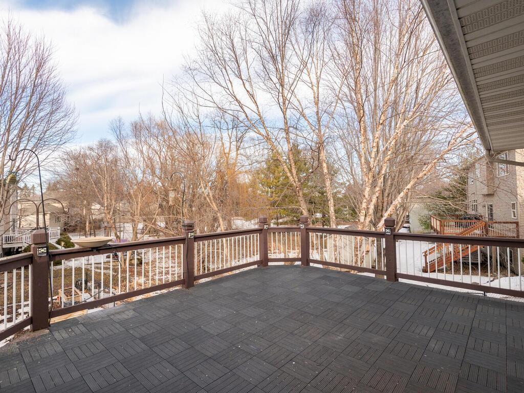 1736 Pond Lane