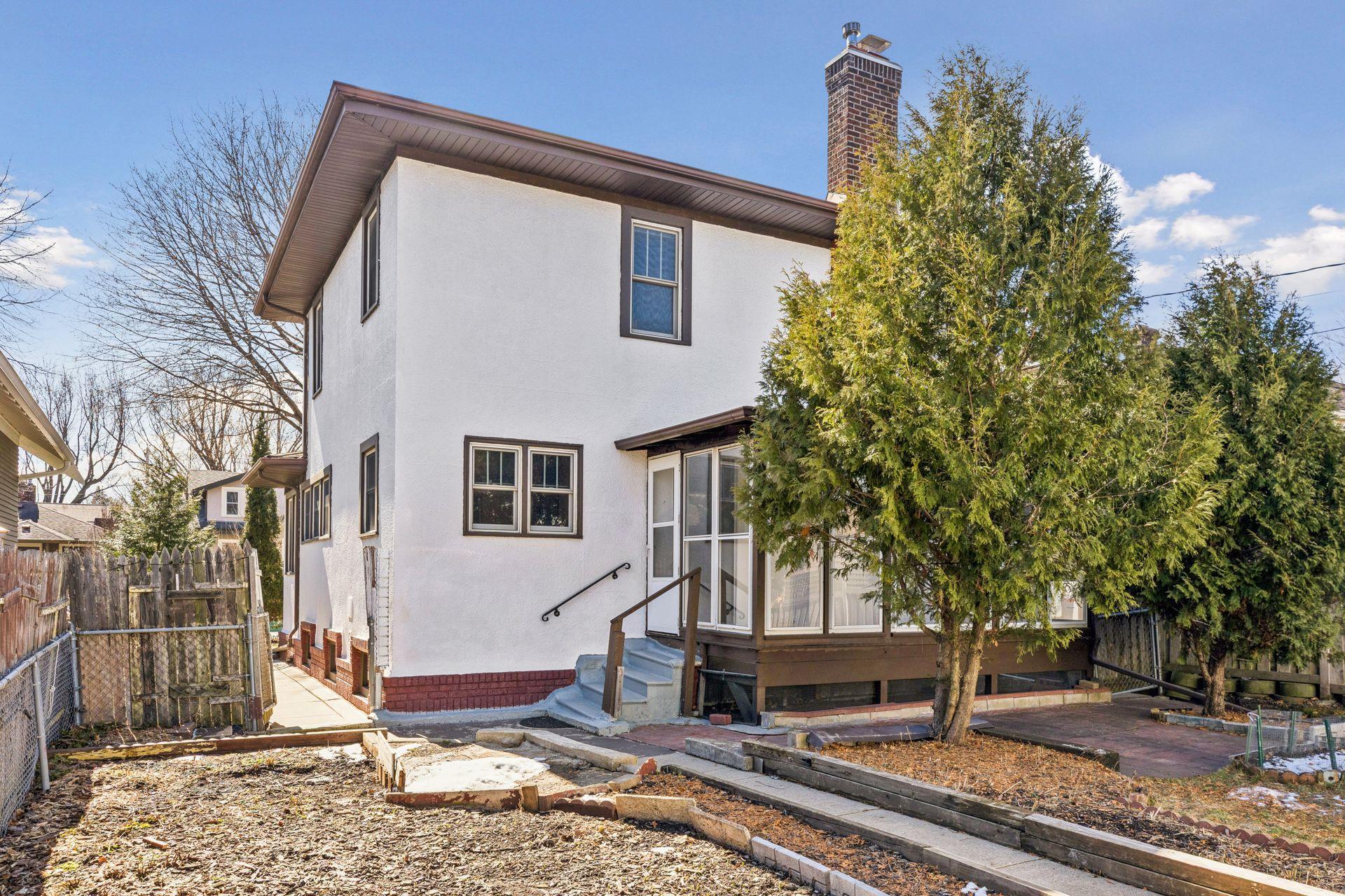 1447 Sargent Avenue