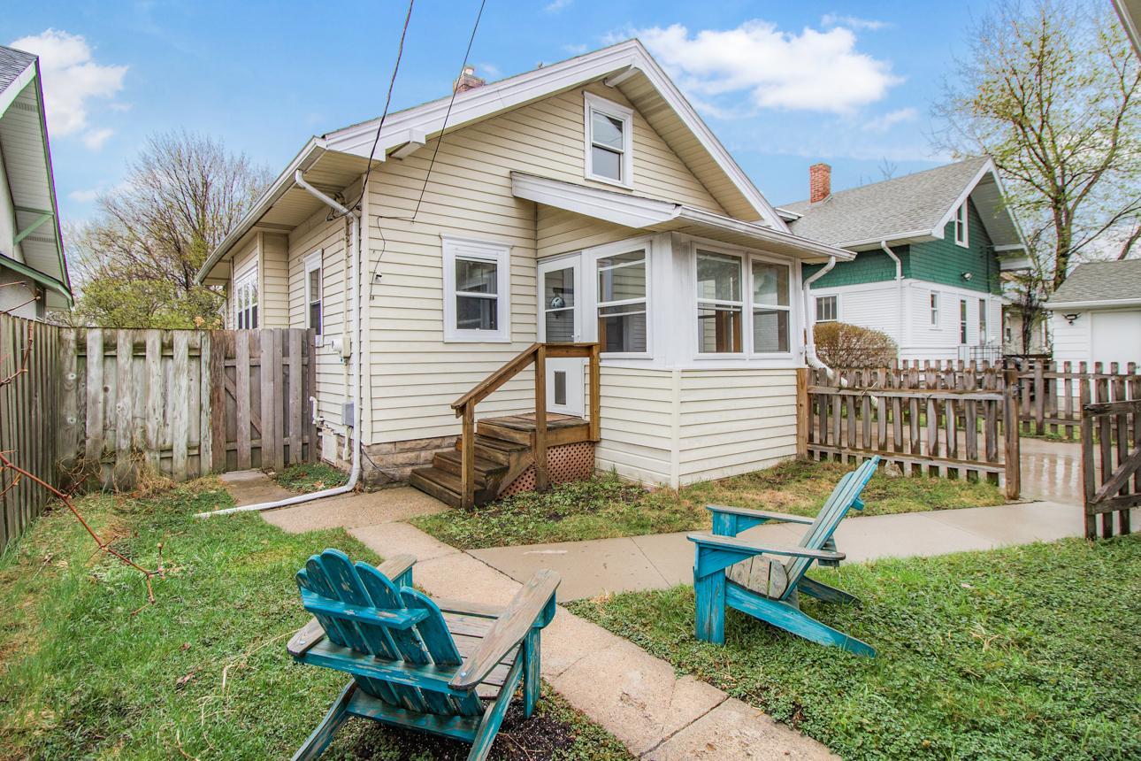 1315 Saint Clair Avenue