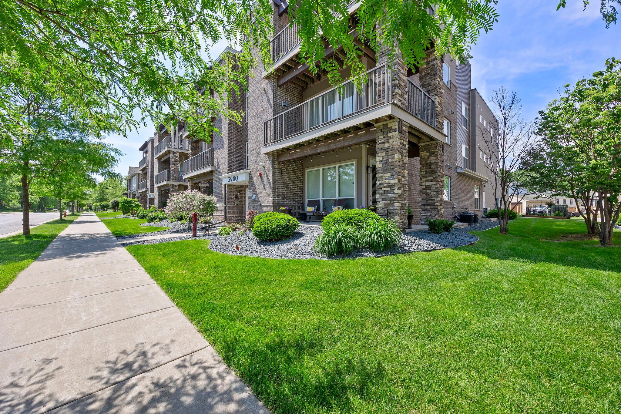3980 Wooddale Avenue S Unit: 302