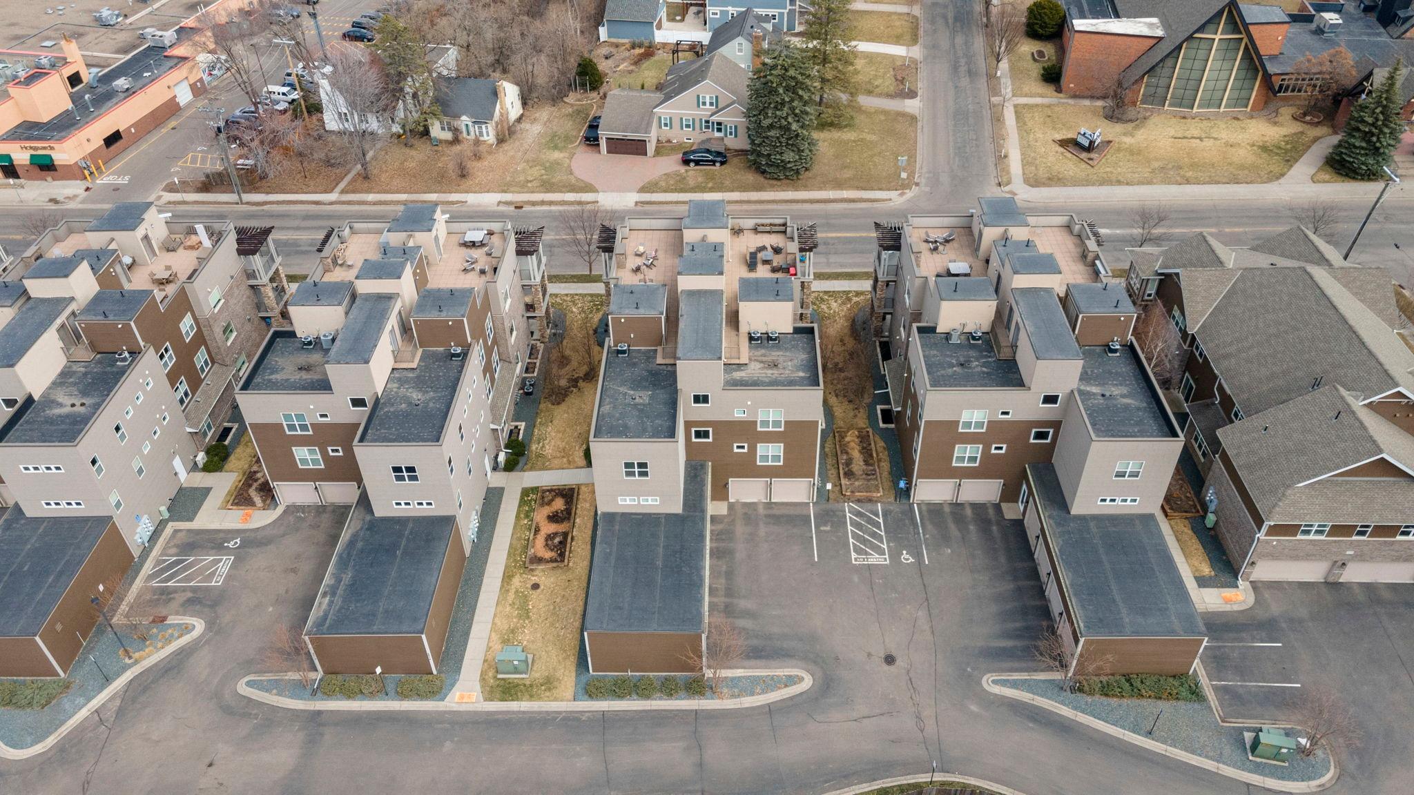 3980 Wooddale Avenue S Unit: 302