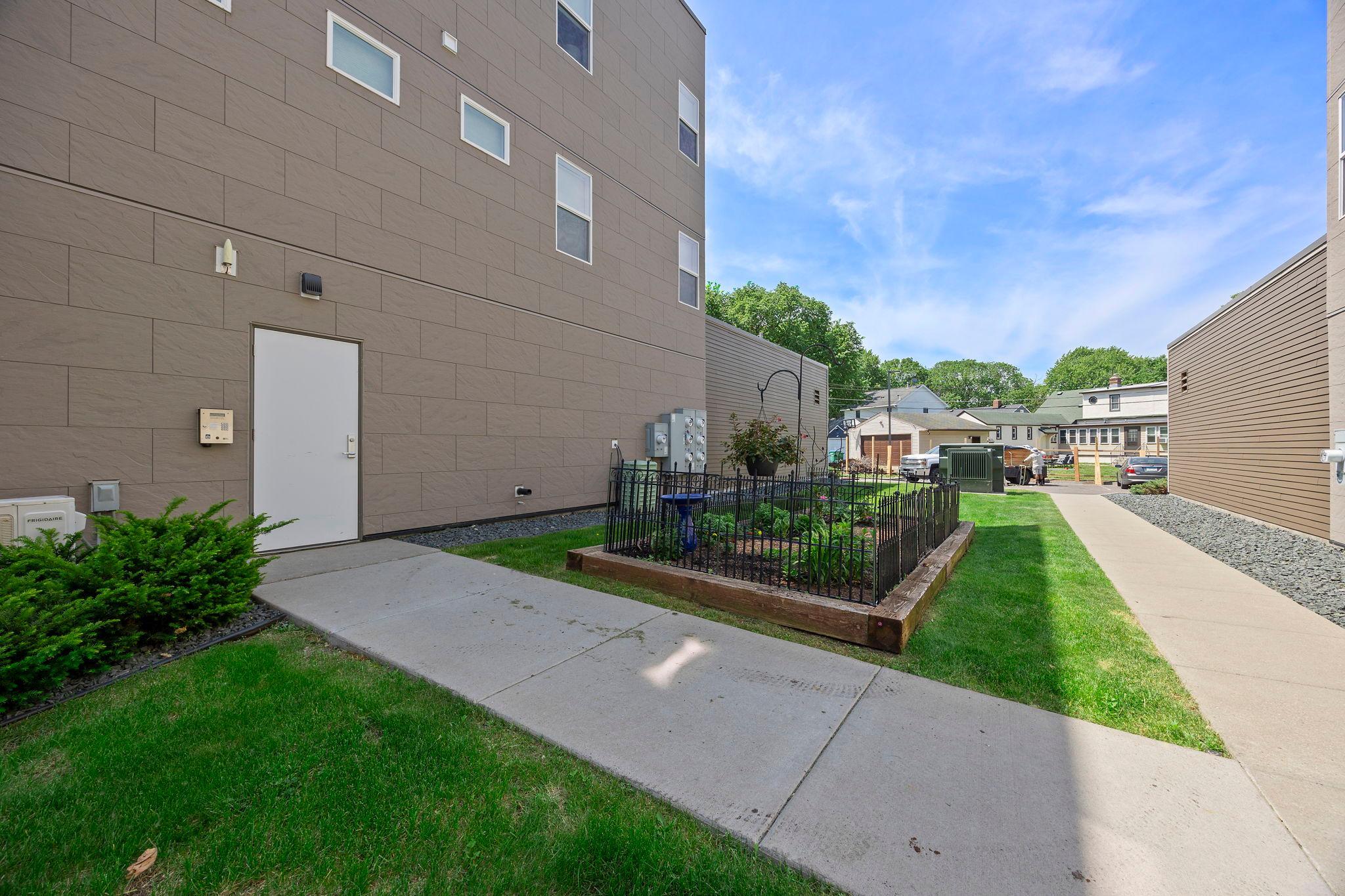 3980 Wooddale Avenue S Unit: 302