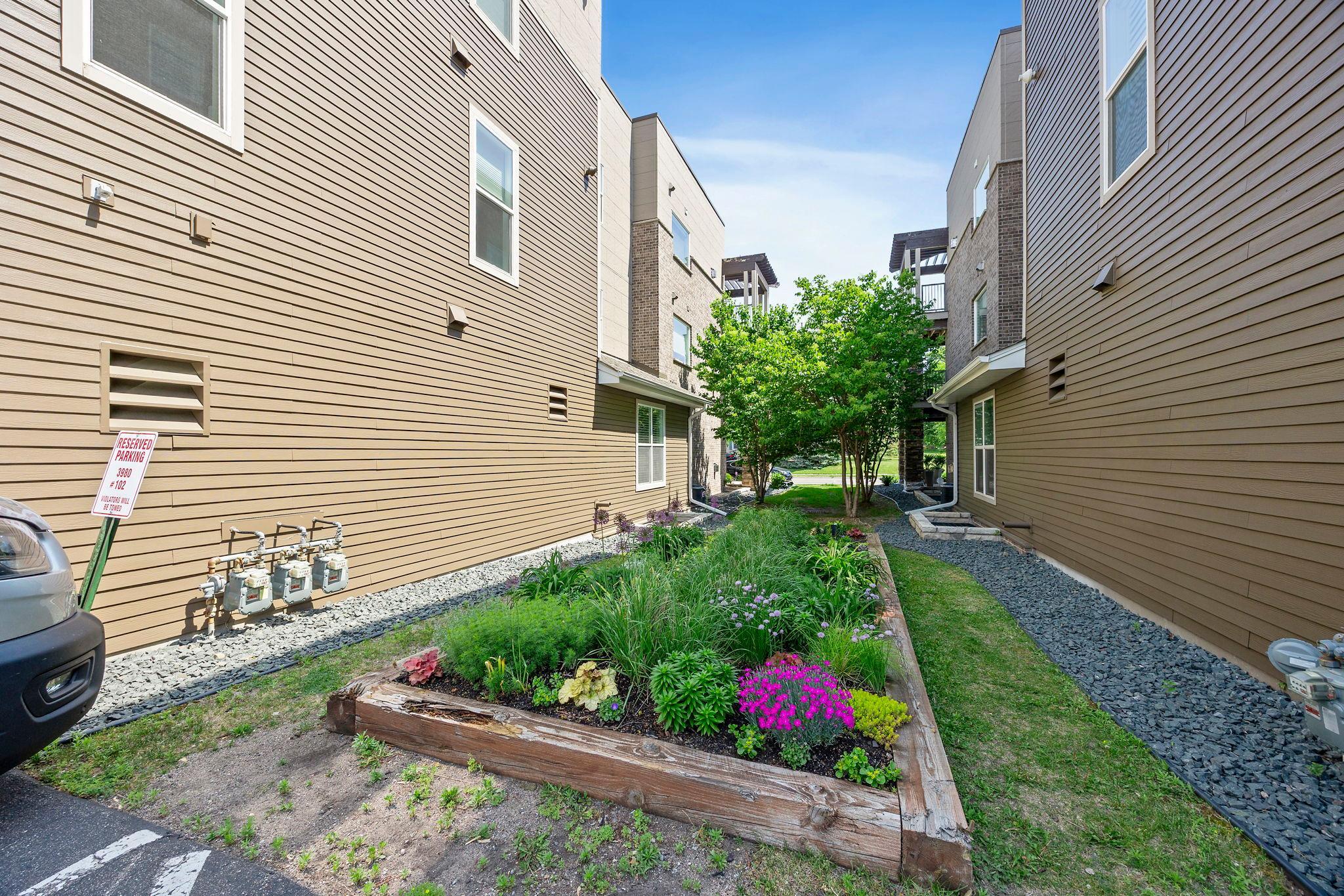 3980 Wooddale Avenue S Unit: 302