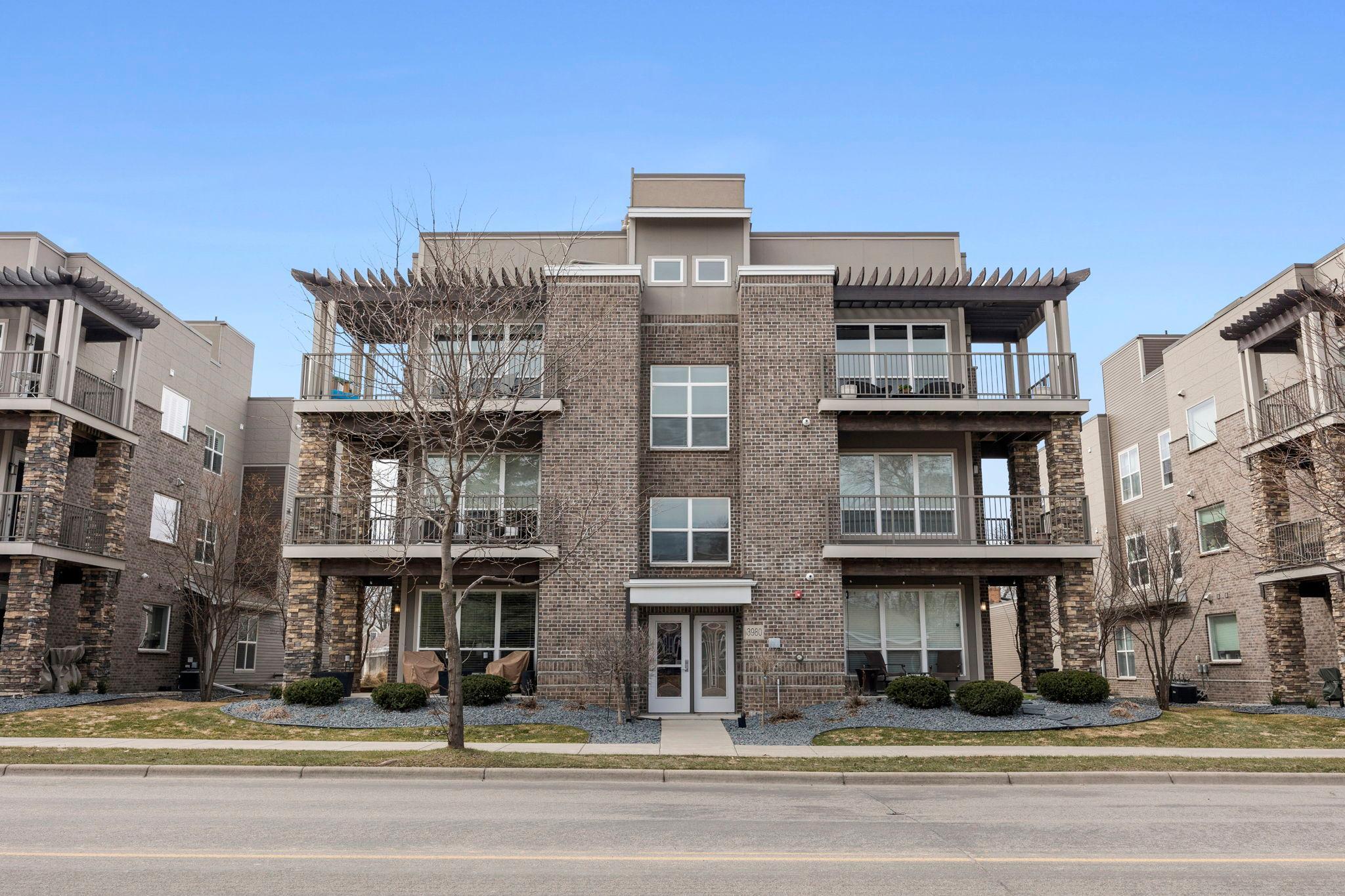 3980 Wooddale Avenue S Unit: 302