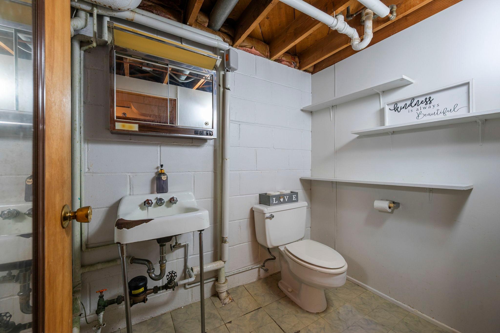 1236 Roma Avenue