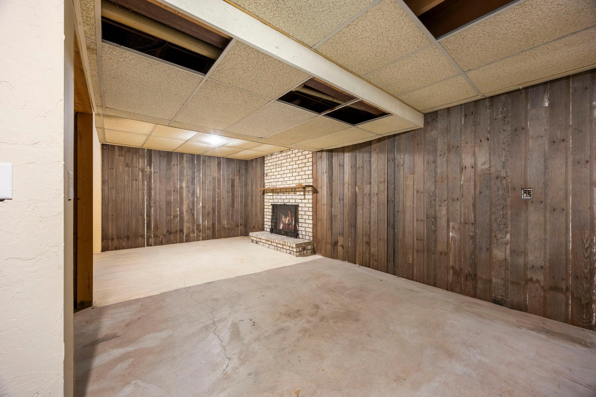 9449 Woodridge Drive