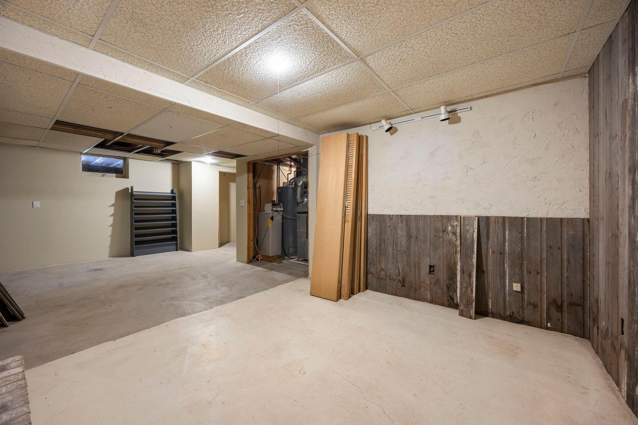 9449 Woodridge Drive