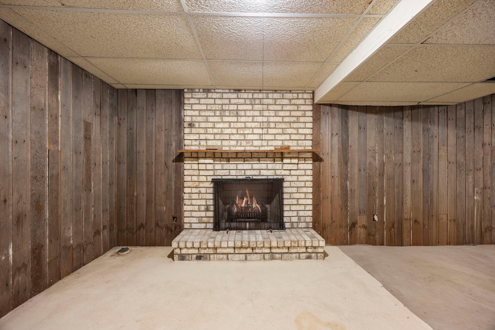 9449 Woodridge Drive