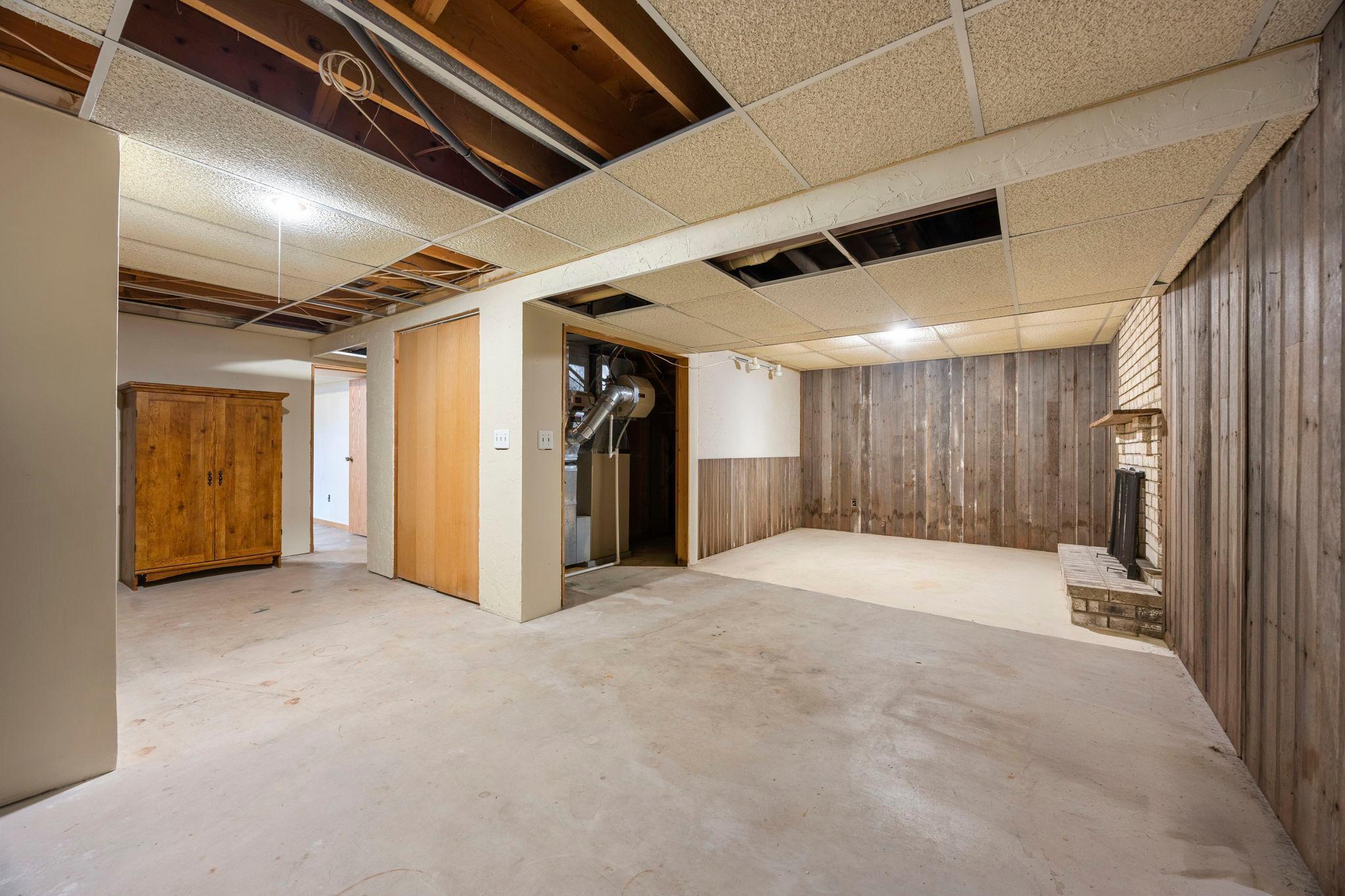 9449 Woodridge Drive