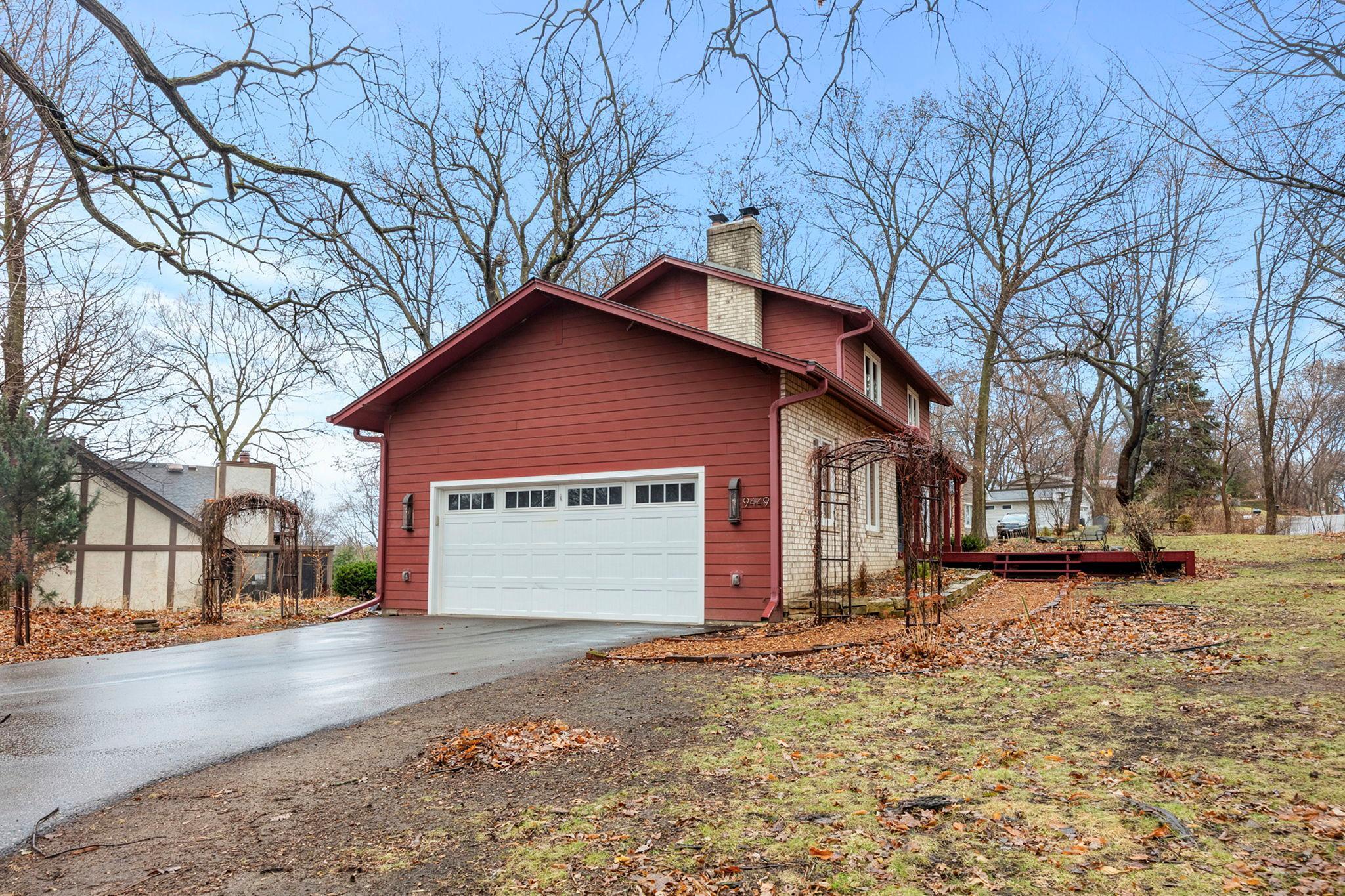9449 Woodridge Drive