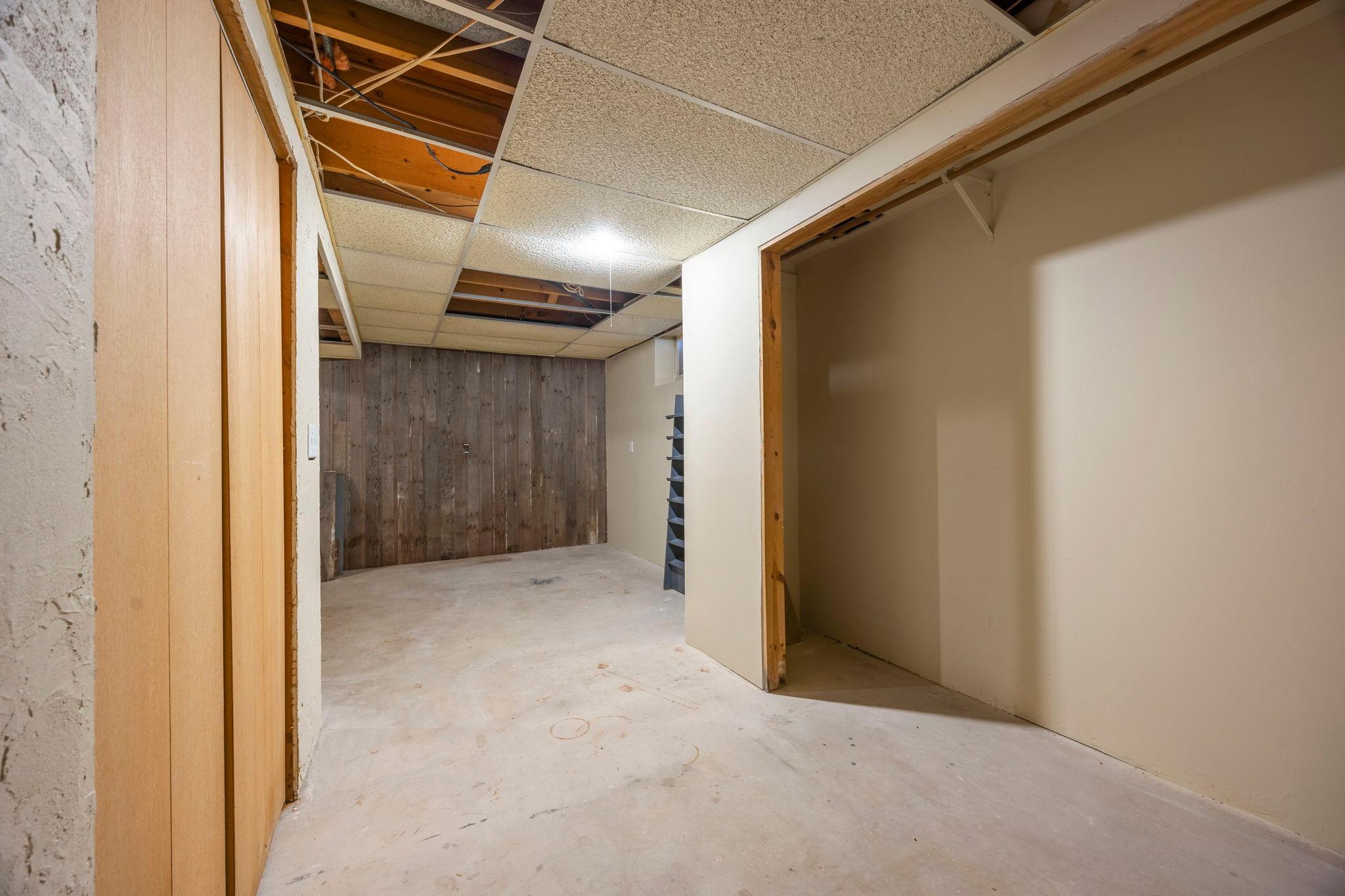 9449 Woodridge Drive