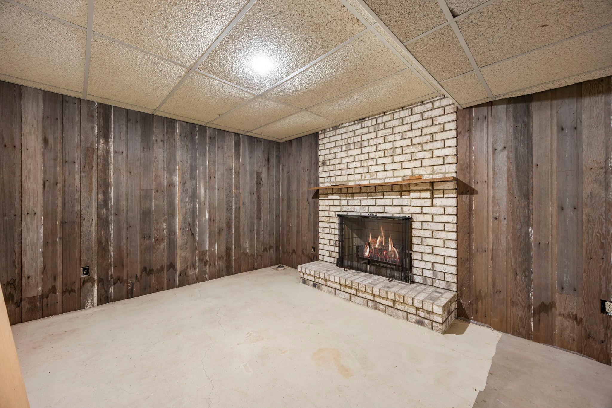 9449 Woodridge Drive