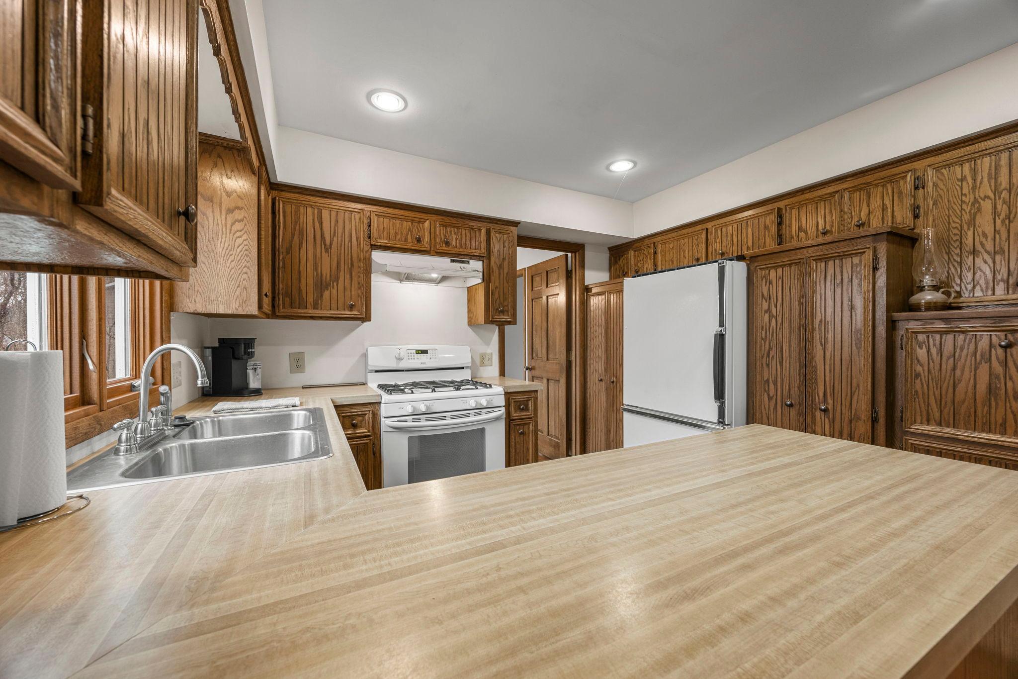 9449 Woodridge Drive