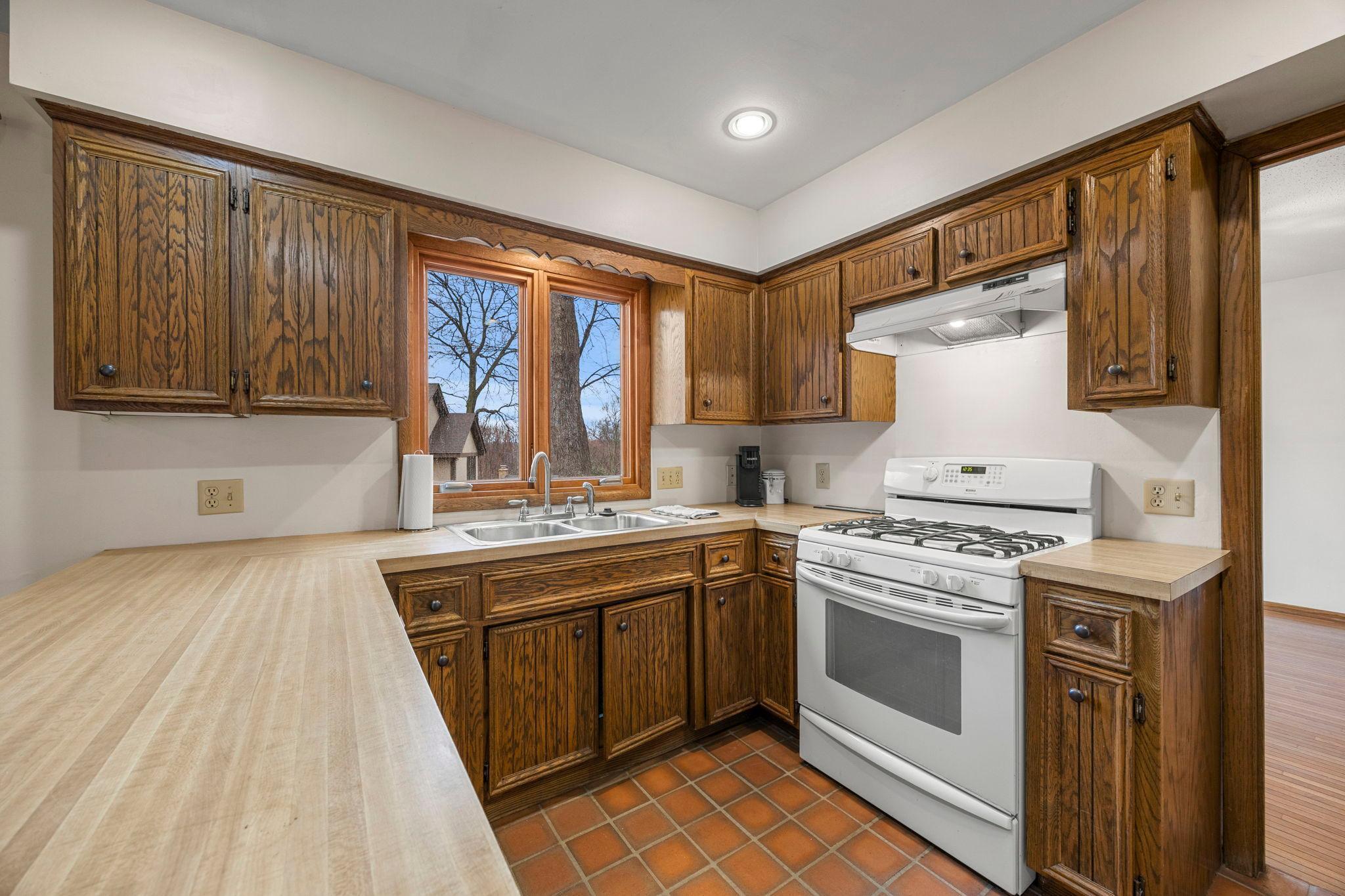 9449 Woodridge Drive