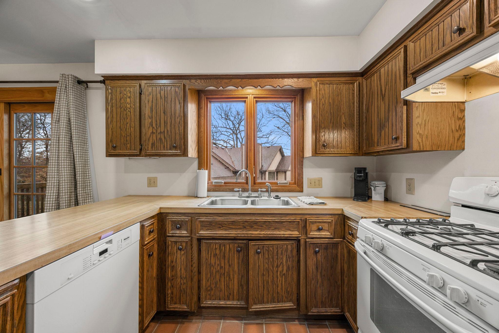 9449 Woodridge Drive