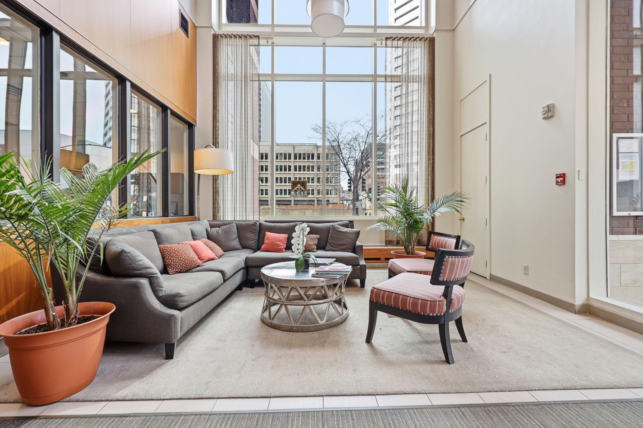 168 6th Street E Unit: 3505