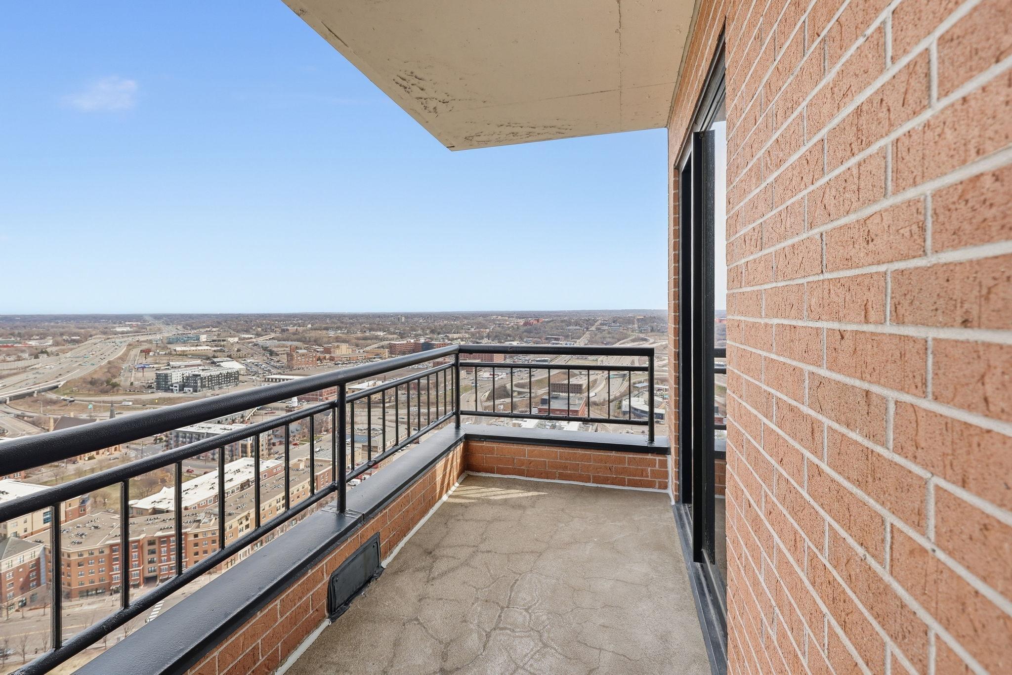 168 6th Street E Unit: 3505