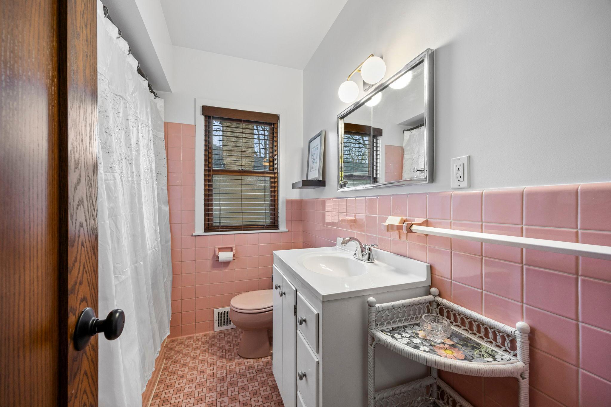 568 Frontenac Place