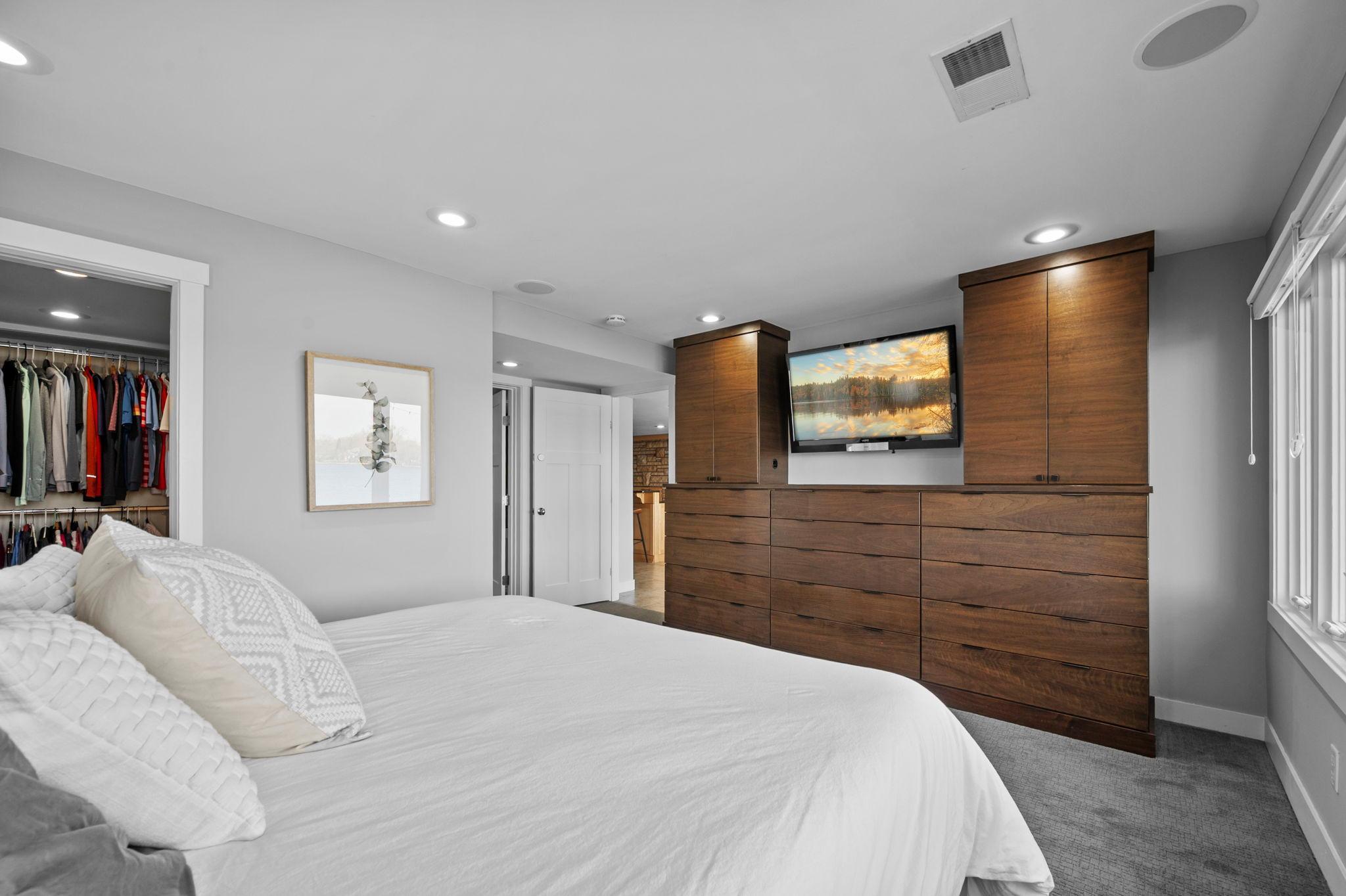 3090 Hamline Avenue N