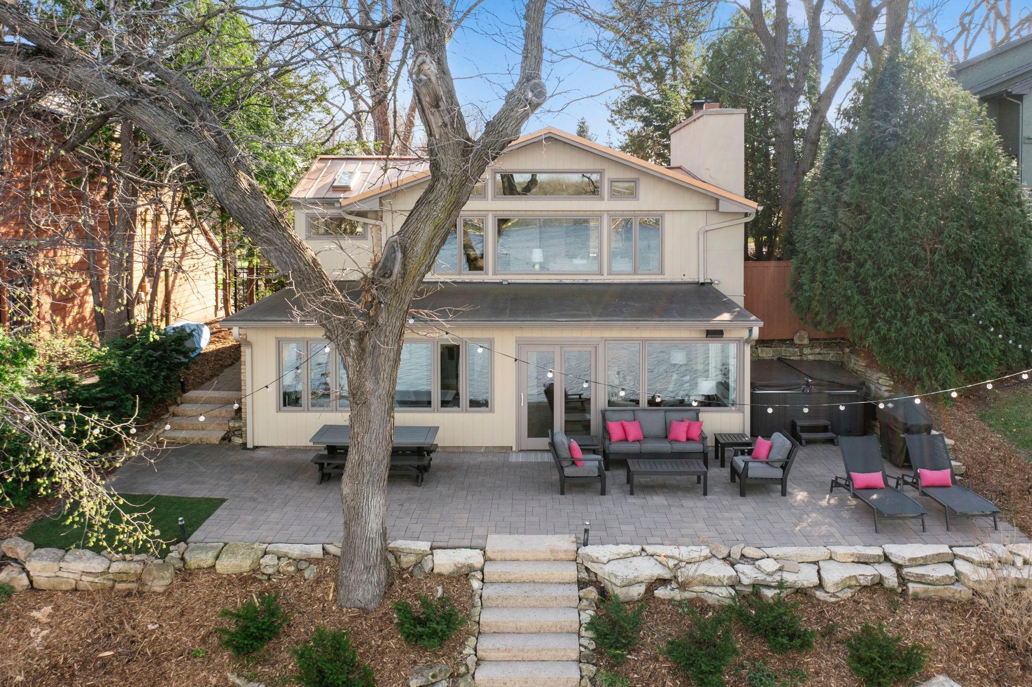 3090 Hamline Avenue N