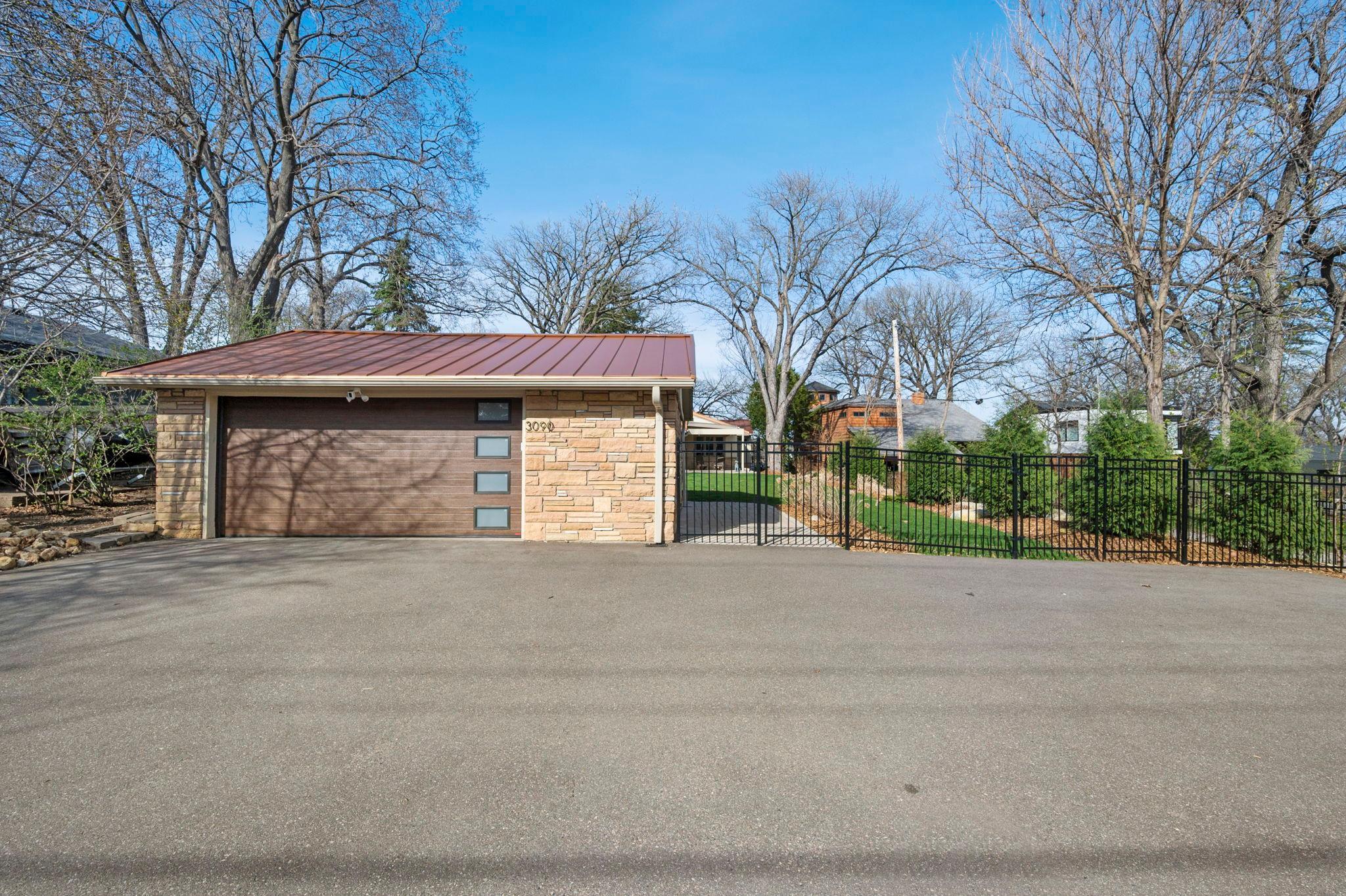 3090 Hamline Avenue N