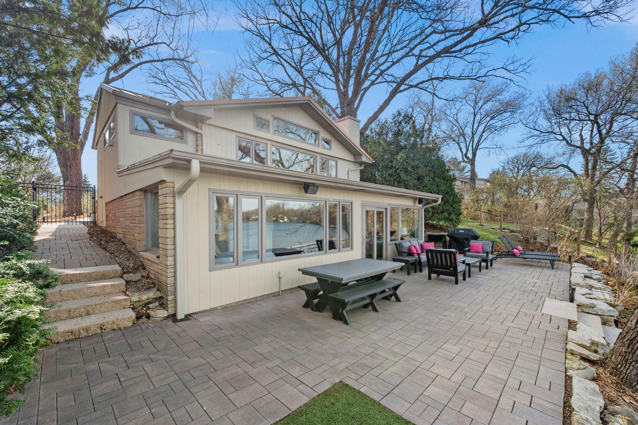 3090 Hamline Avenue N