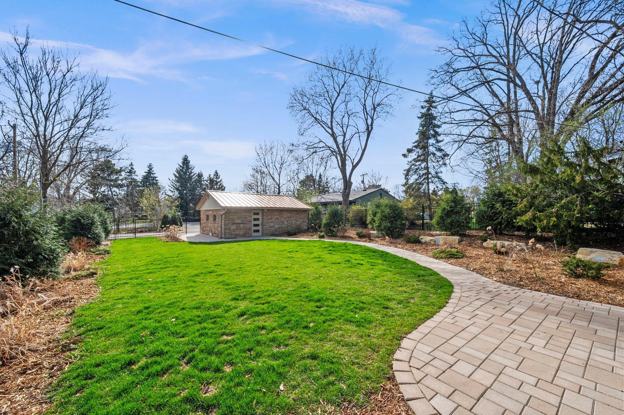 3090 Hamline Avenue N