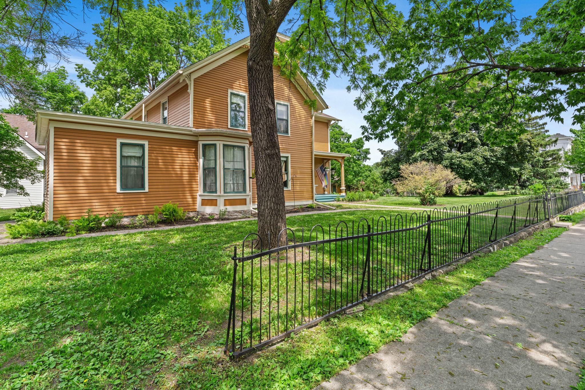 718 Vermillion Street