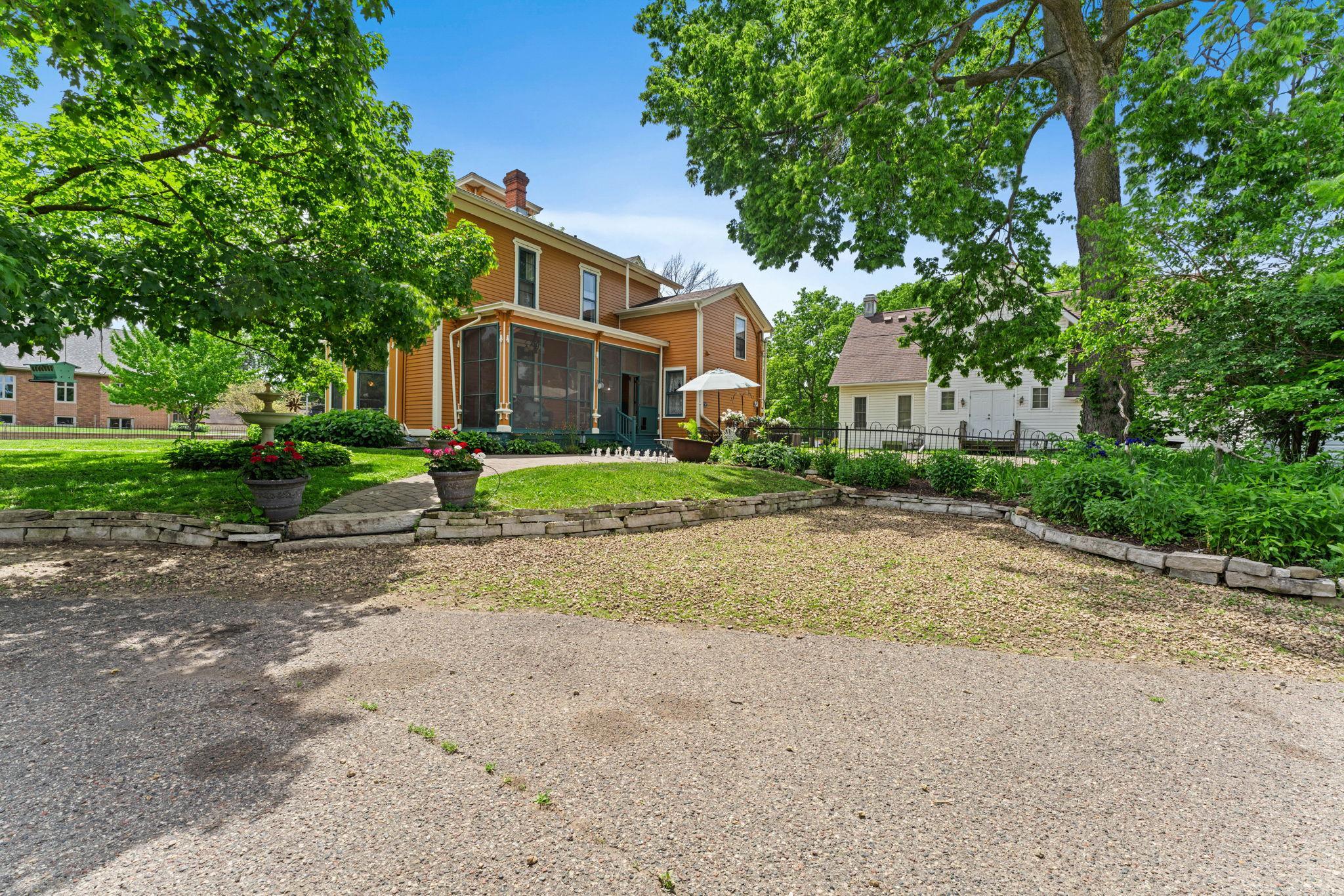 718 Vermillion Street
