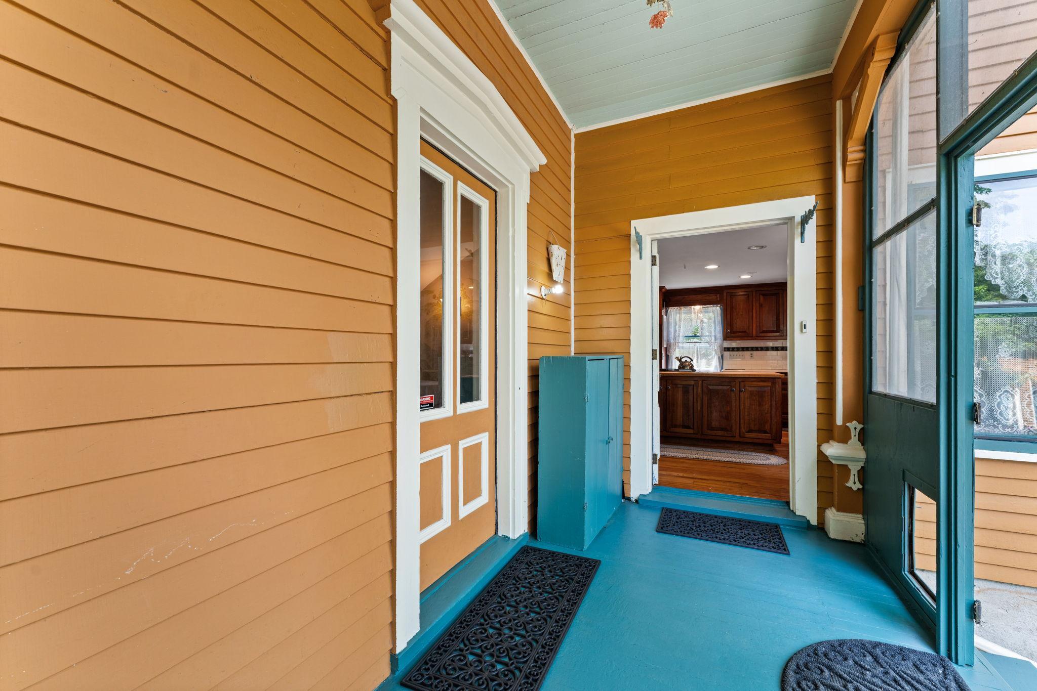 718 Vermillion Street