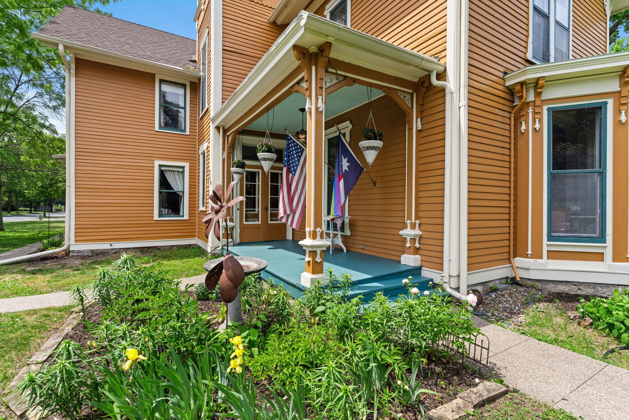 718 Vermillion Street