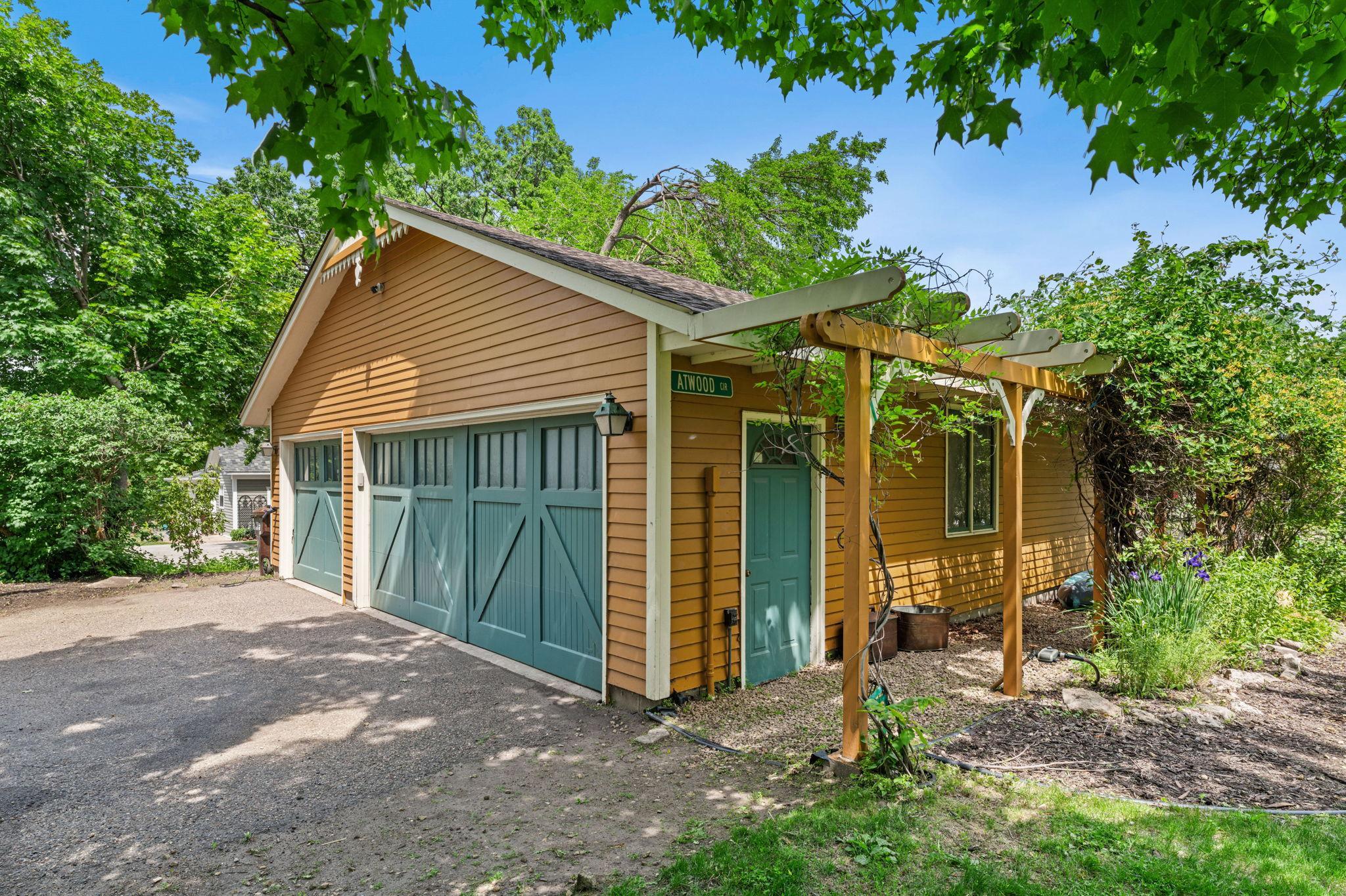 718 Vermillion Street