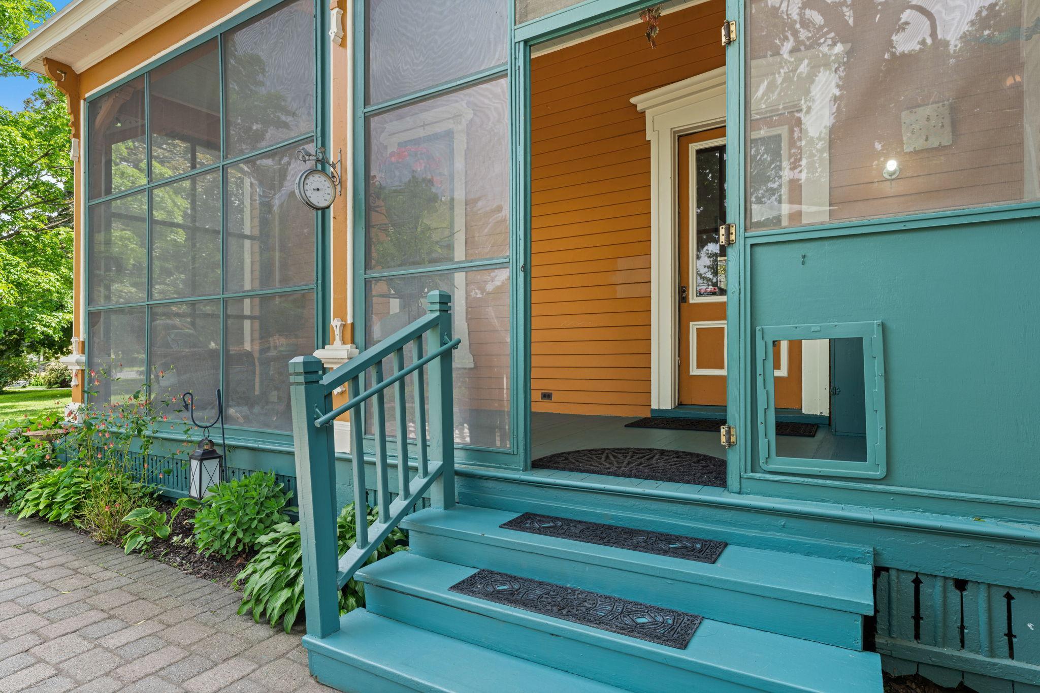 718 Vermillion Street