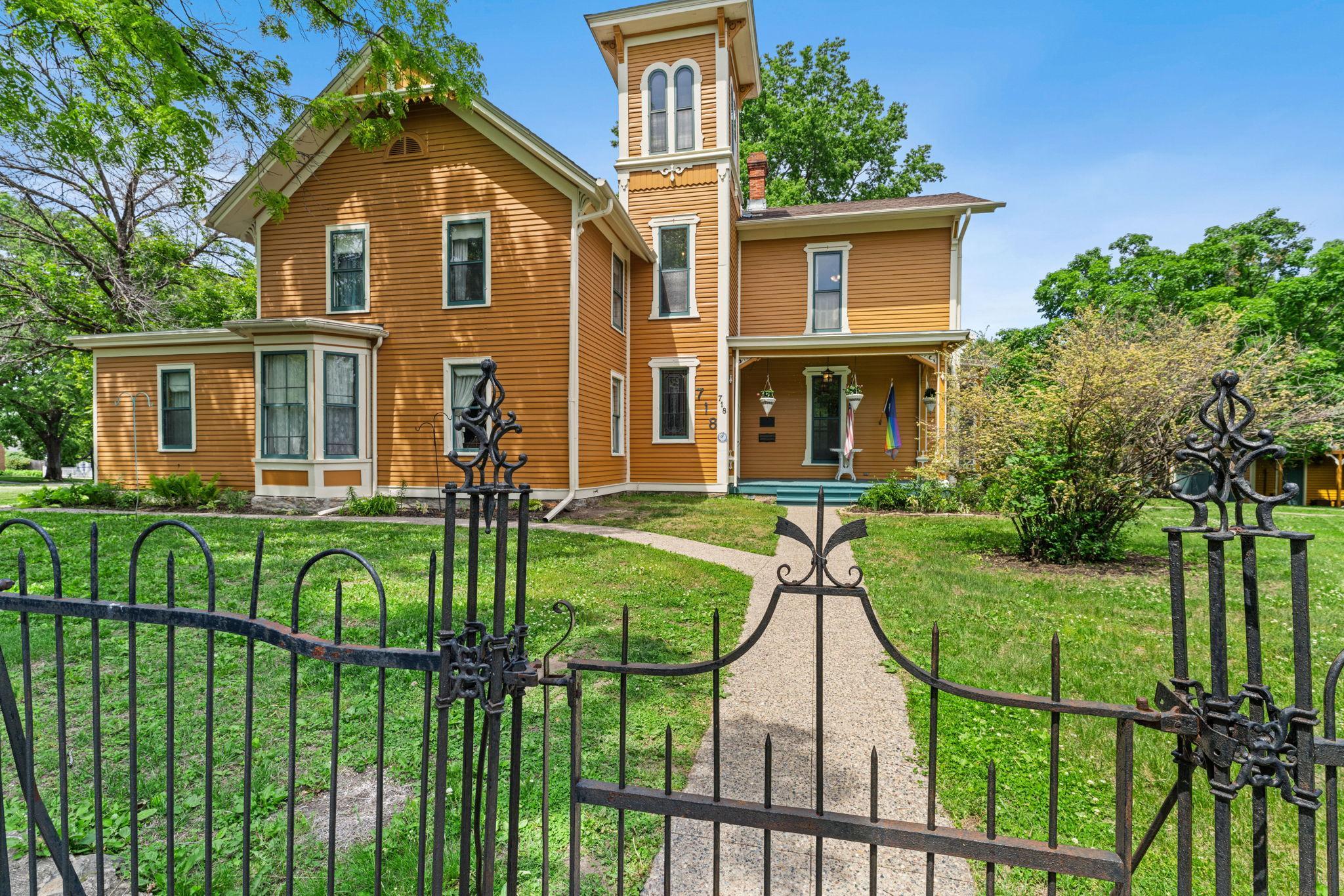 718 Vermillion Street