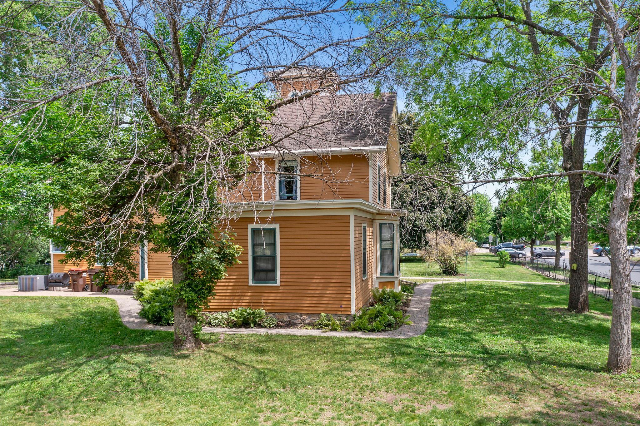 718 Vermillion Street