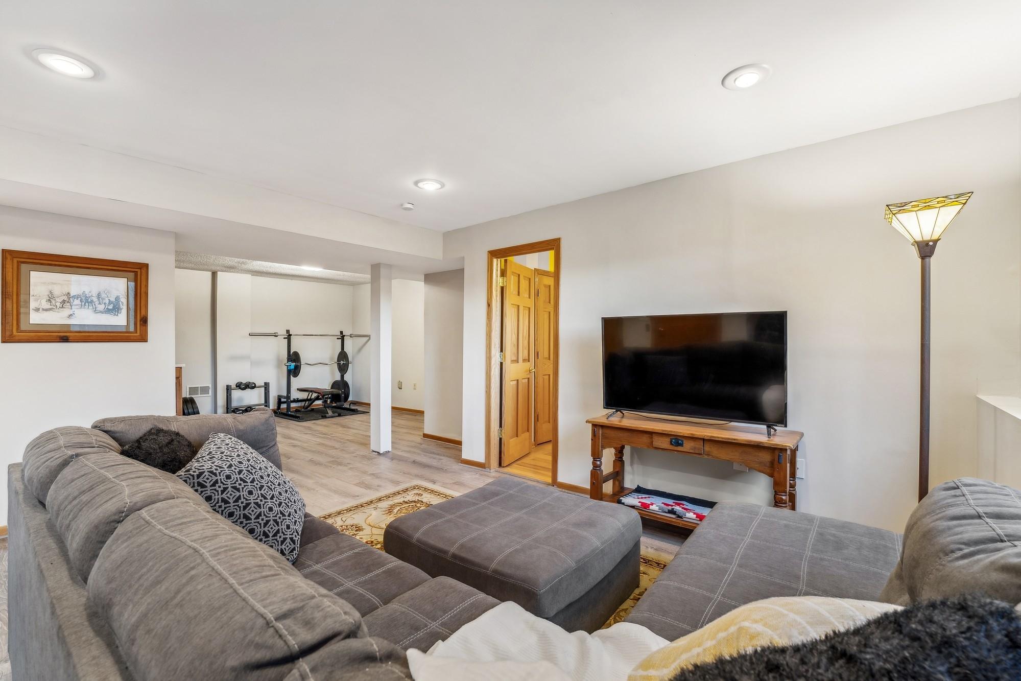 2319 Iverson Court