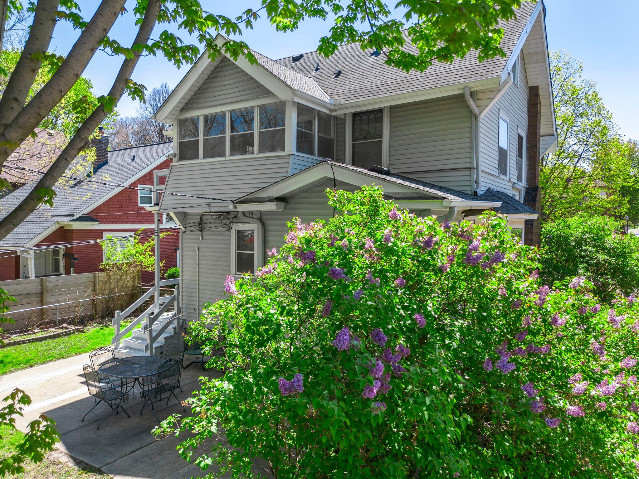 1699 Ashland Avenue