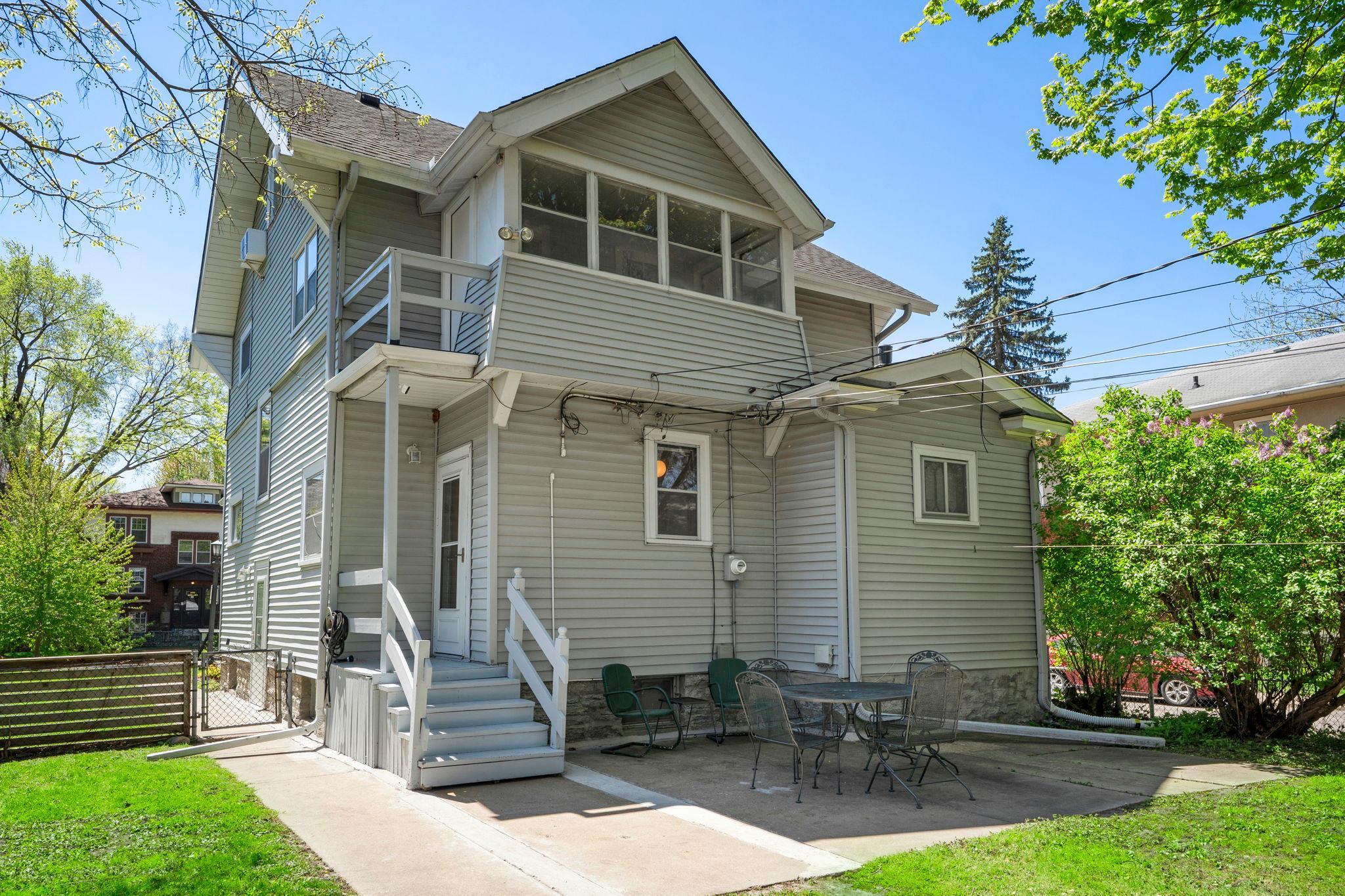 1699 Ashland Avenue