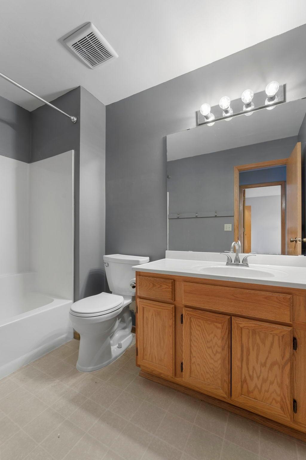 4026 Wilshire Circle Unit: 76