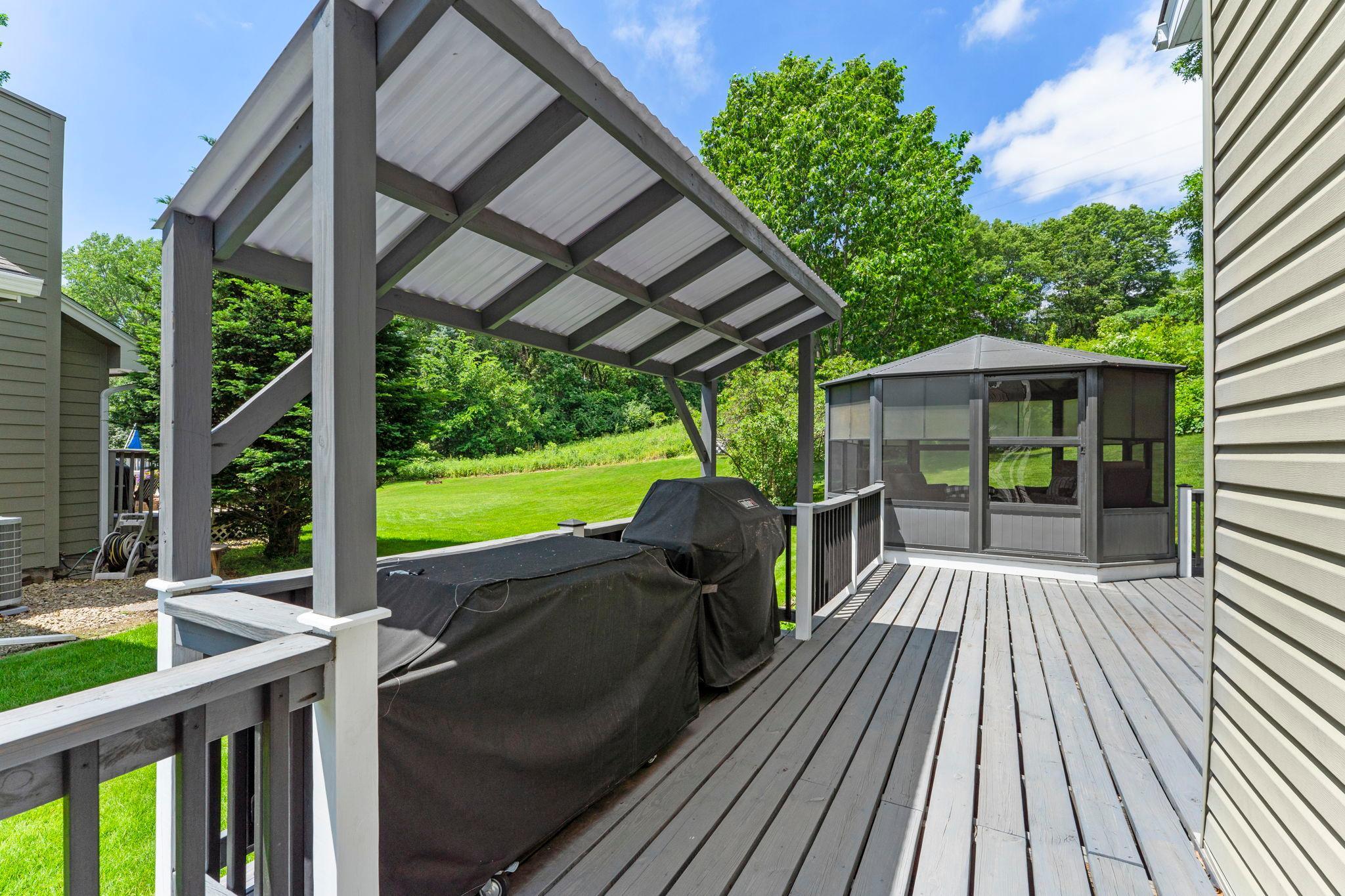 899 Park Knoll Drive