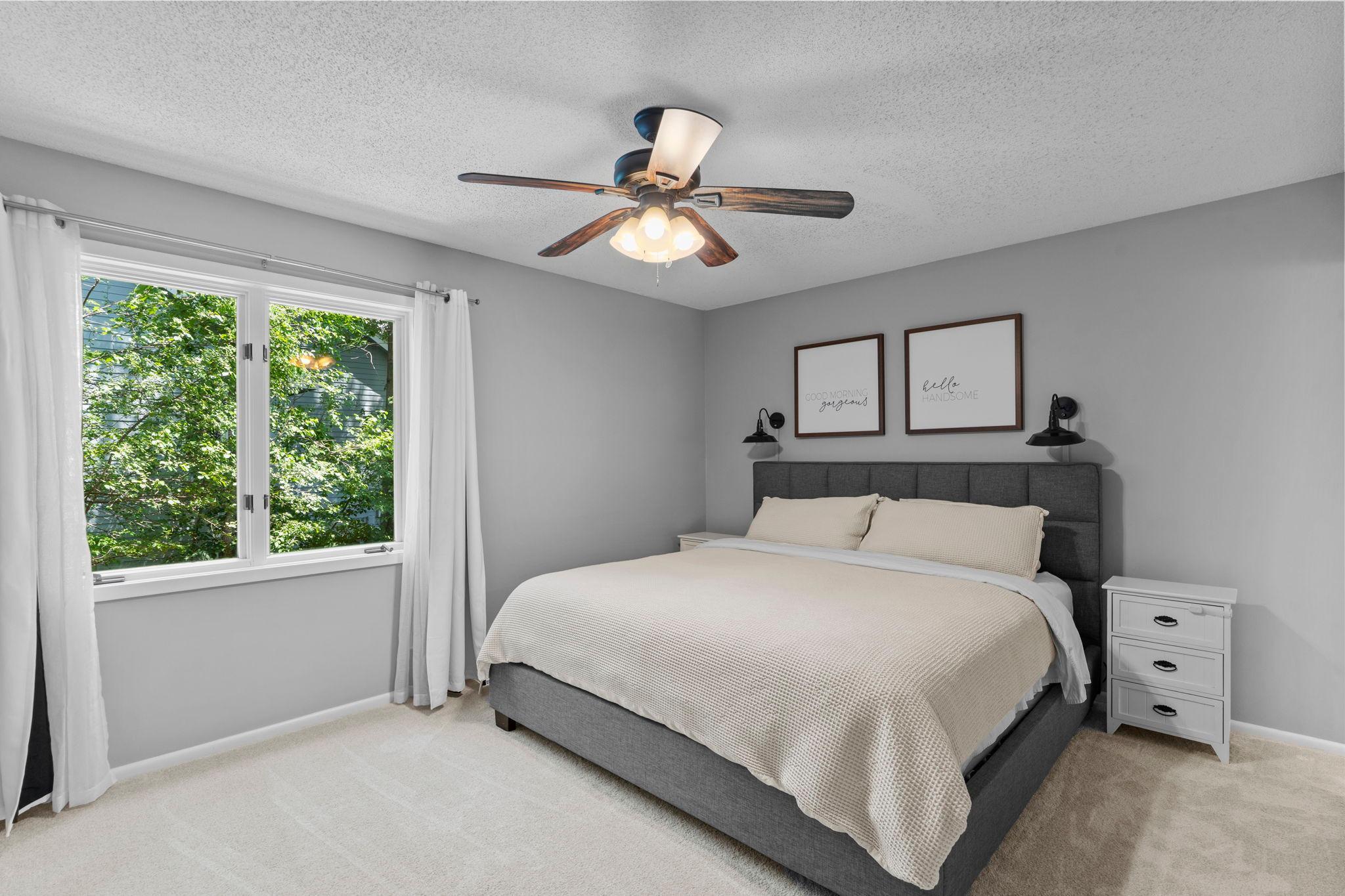 899 Park Knoll Drive