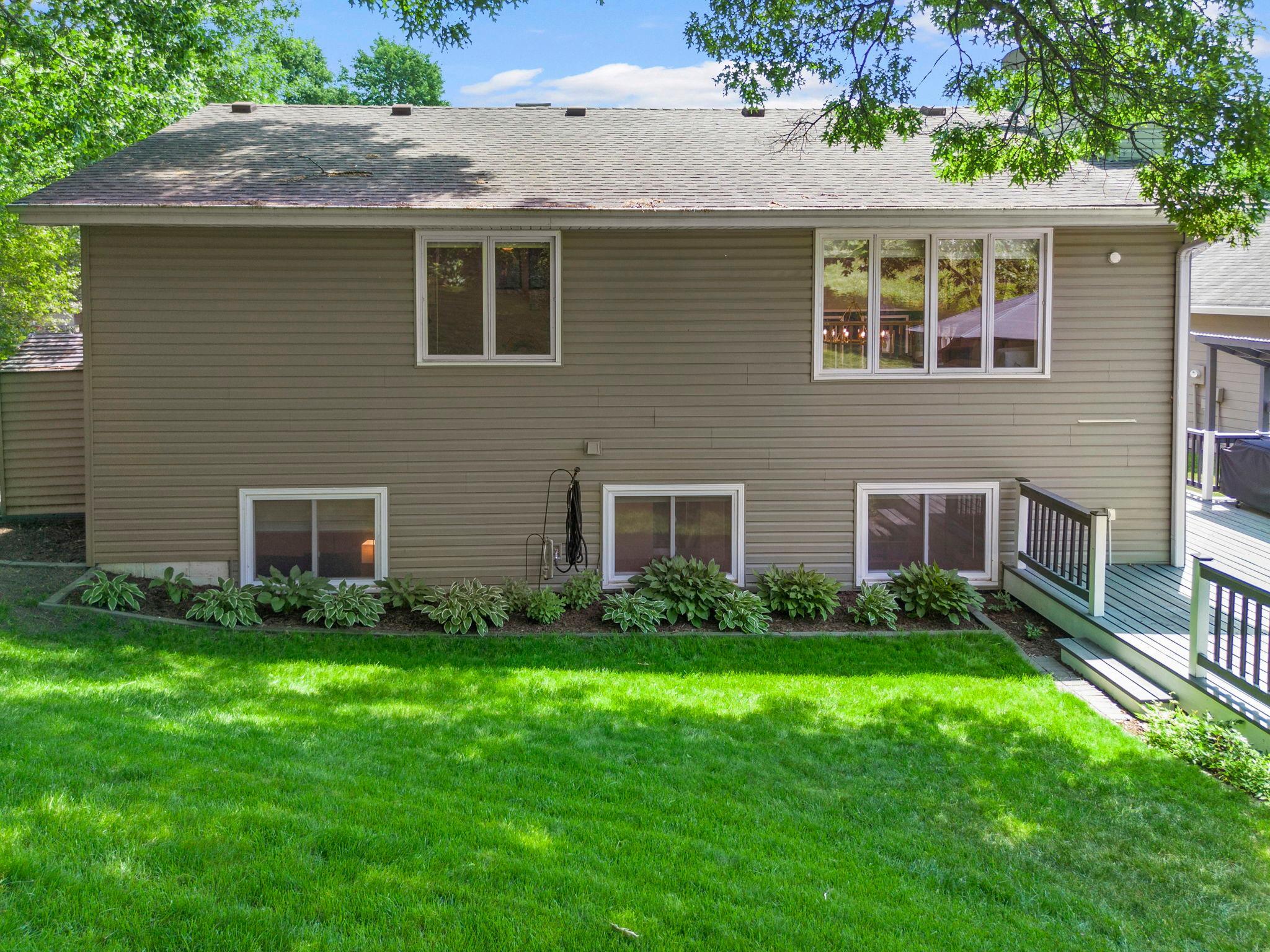 899 Park Knoll Drive