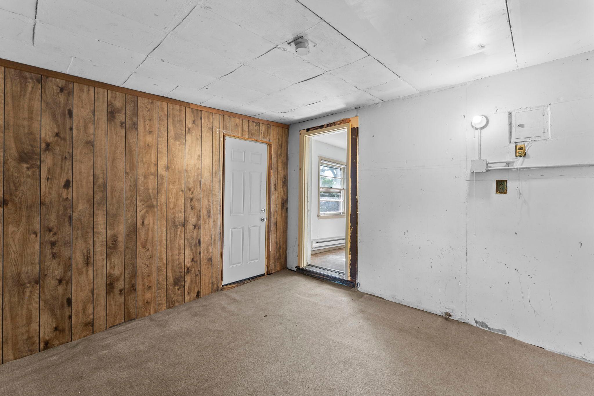 1827-1829 Saint Anthony Avenue