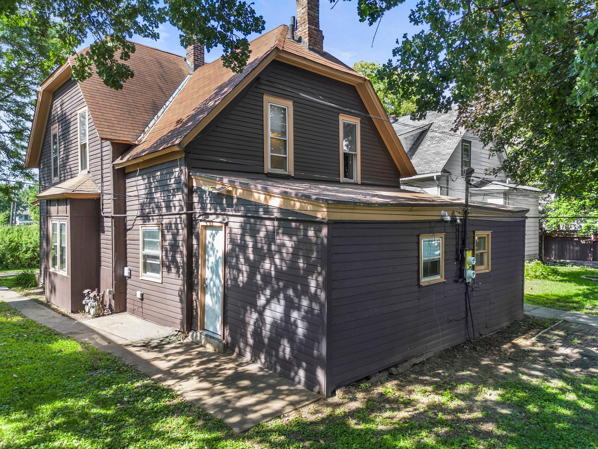 1827-1829 Saint Anthony Avenue
