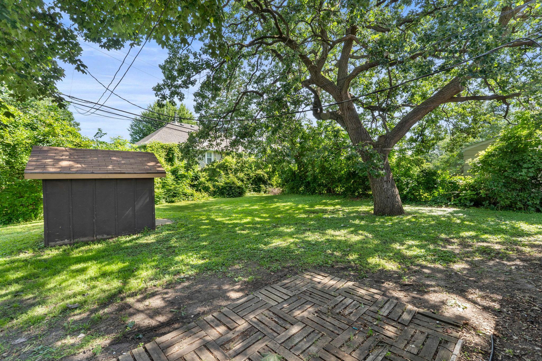 1827-1829 Saint Anthony Avenue